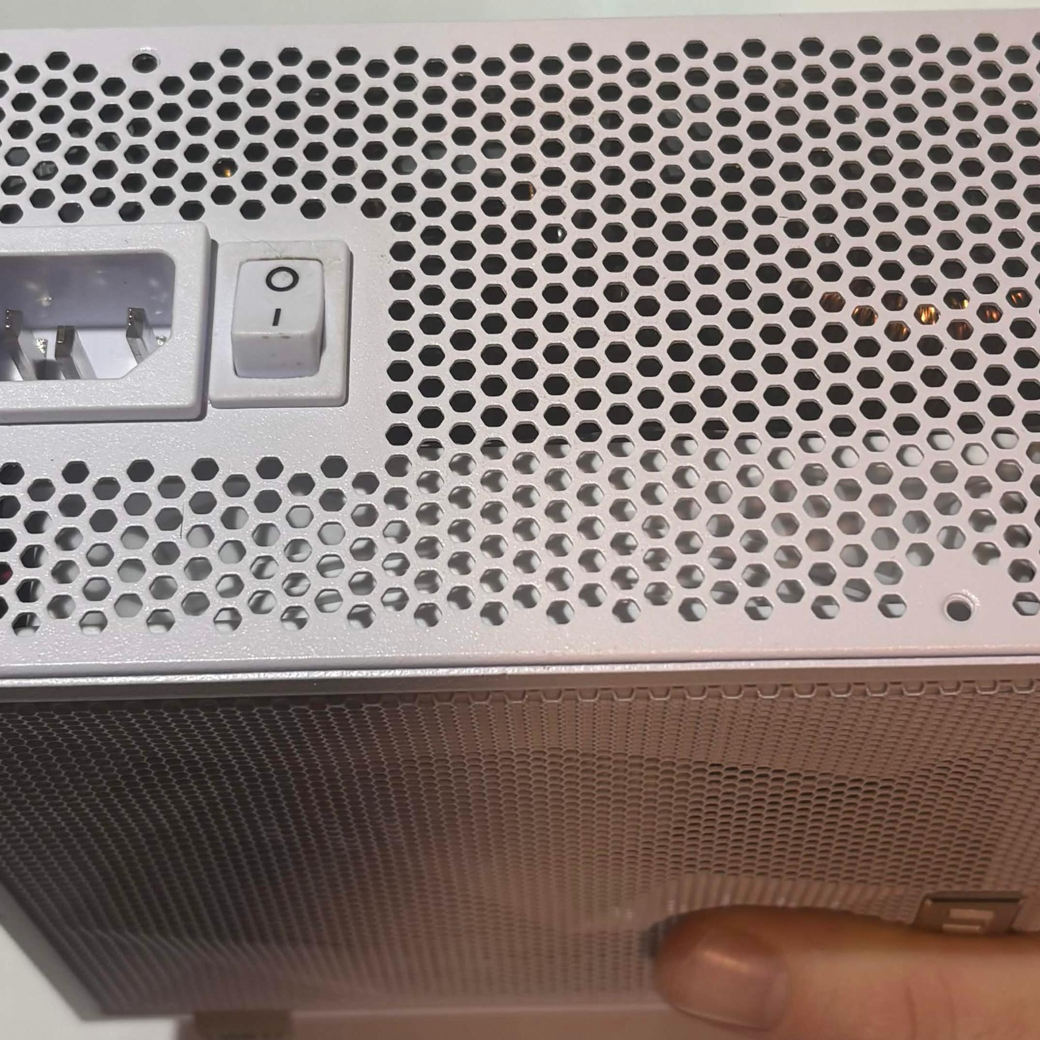 Lian Li EDGE EG1000G 1000W 80+ Gold Fully Modular PSU White