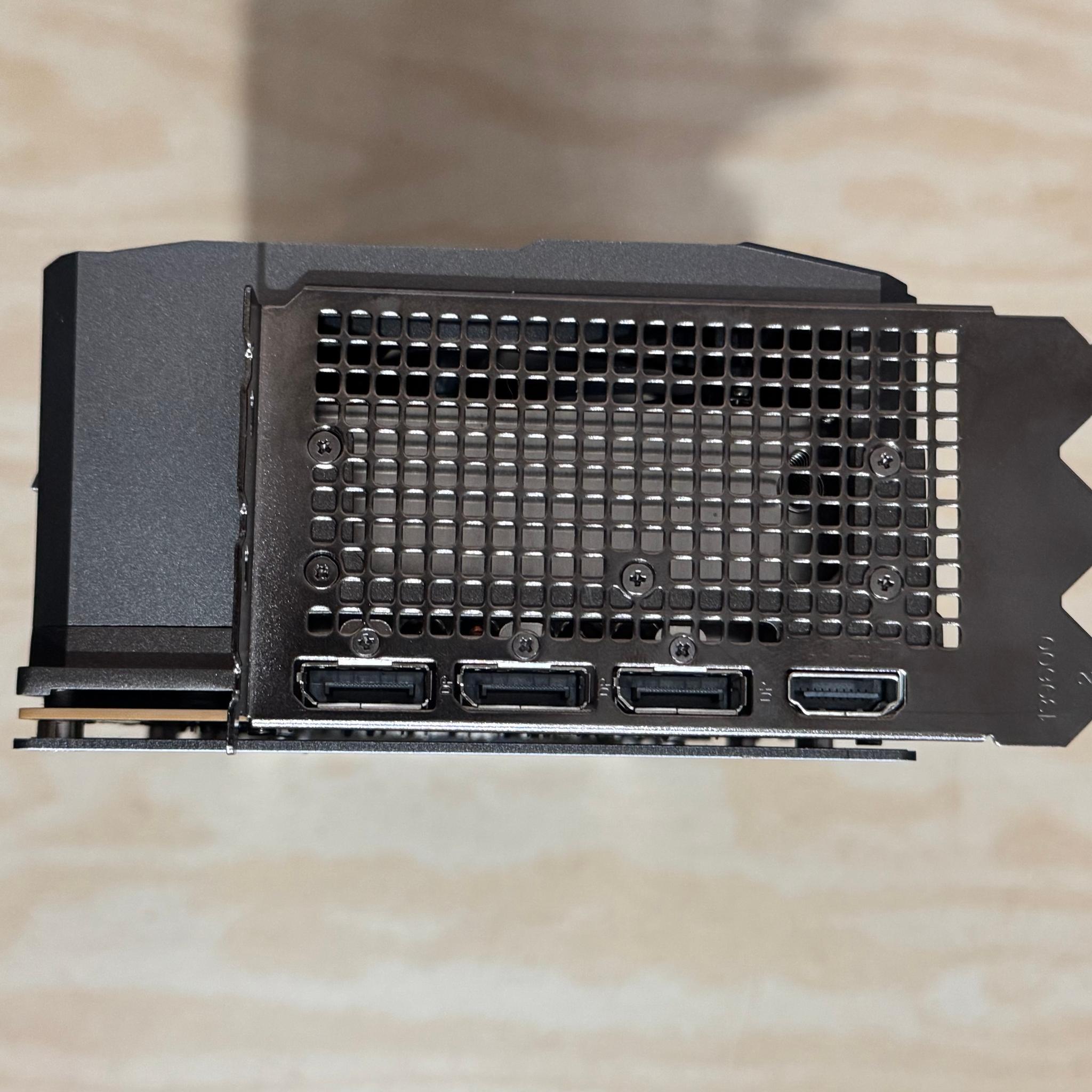 Zotac GAMING Trinity GeForce RTX 4070 Ti SUPER