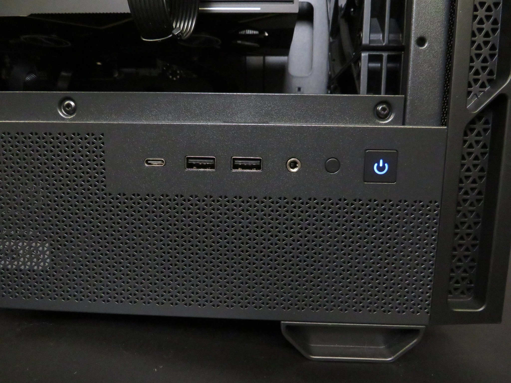 Entry Level Gamer! RX 5700 XT + Intel Xeon E5 2680 V4 + 32 GB DDR4 + 1 TB SSD