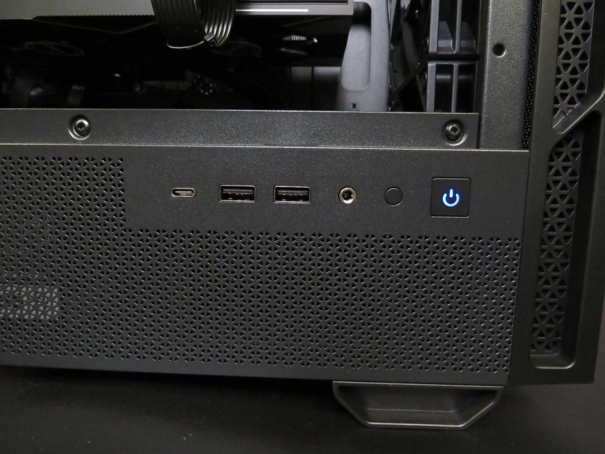 Entry Level Gamer! RX 5700 XT + Intel Xeon E5 2680 V4 + 32 GB DDR4 + 1 TB SSD