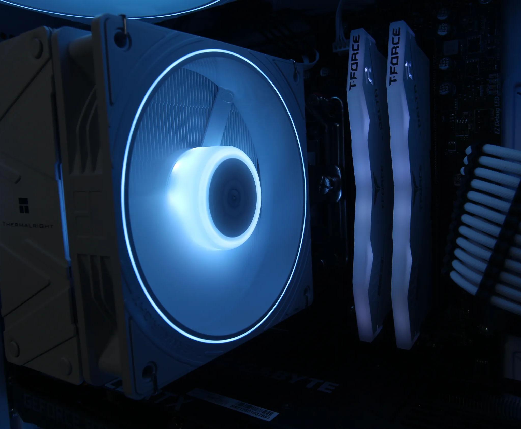 White Gaming PC / AMD Ryzen 5 7600X / RTX 3070 / 32GB / 1TB / Windows 10 Pro