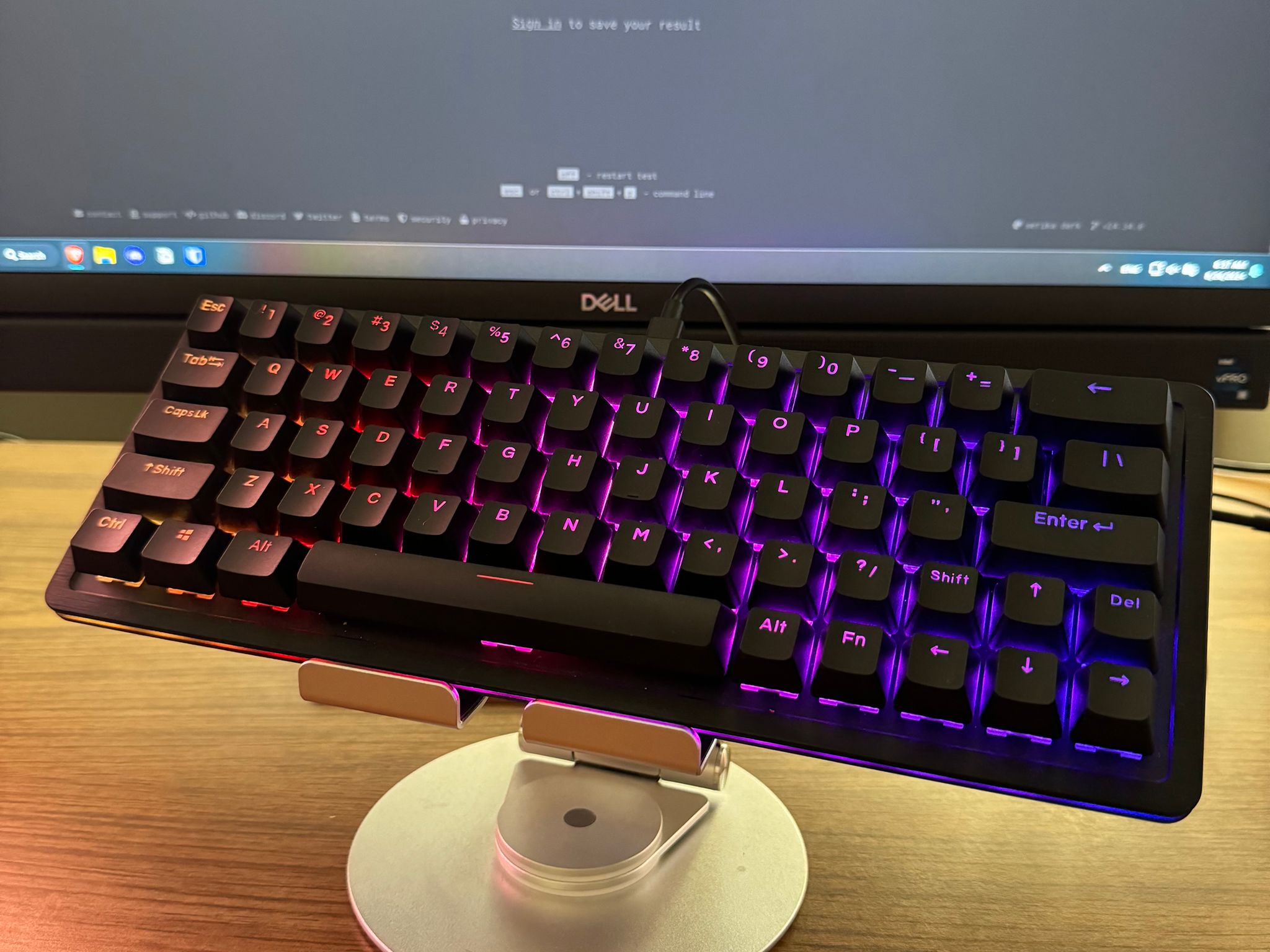 MOUNTAIN Everest 60 - RGB Mechanical Gaming Keyboard
