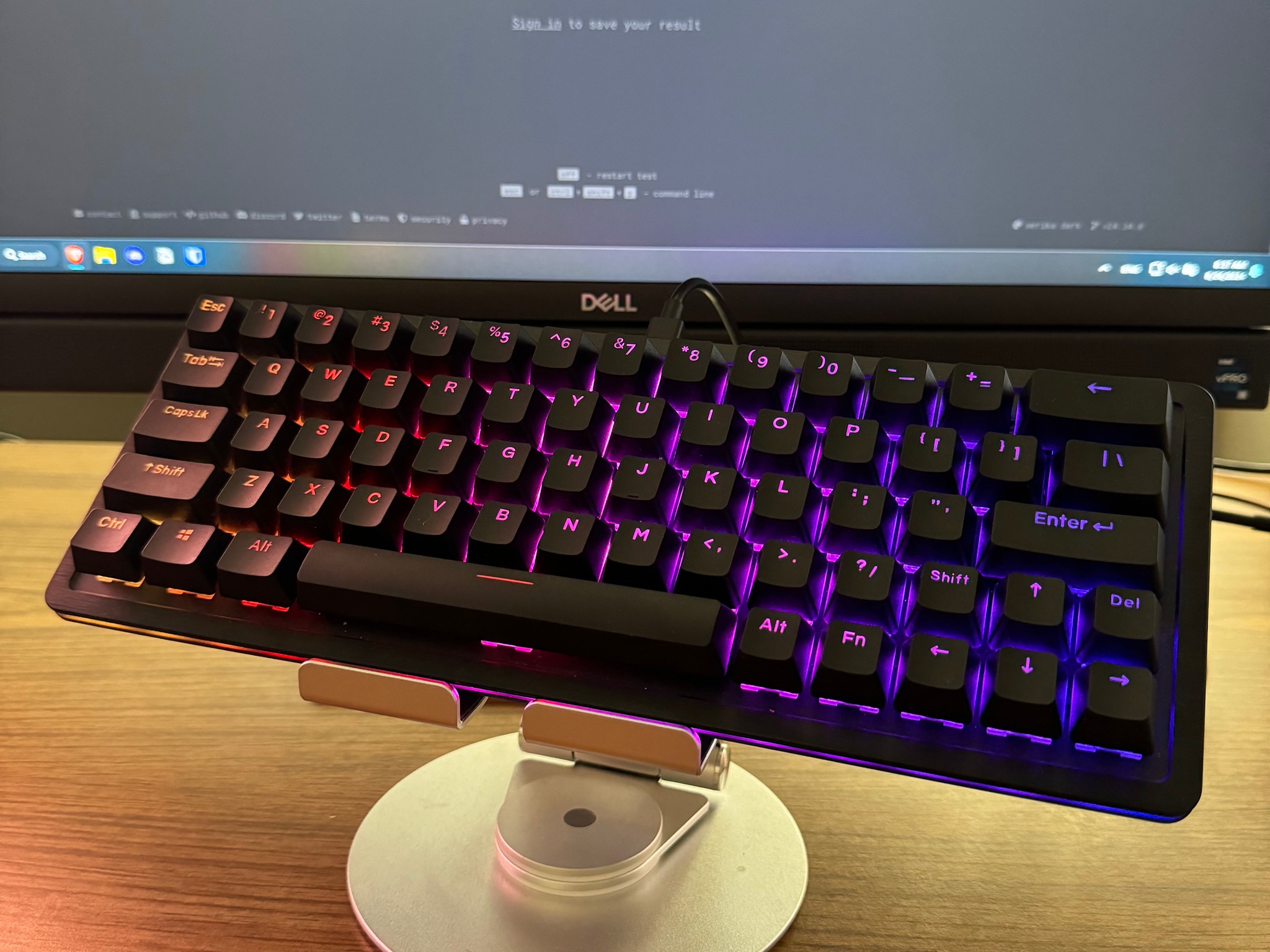 MOUNTAIN Everest 60 - RGB Mechanical Gaming Keyboard