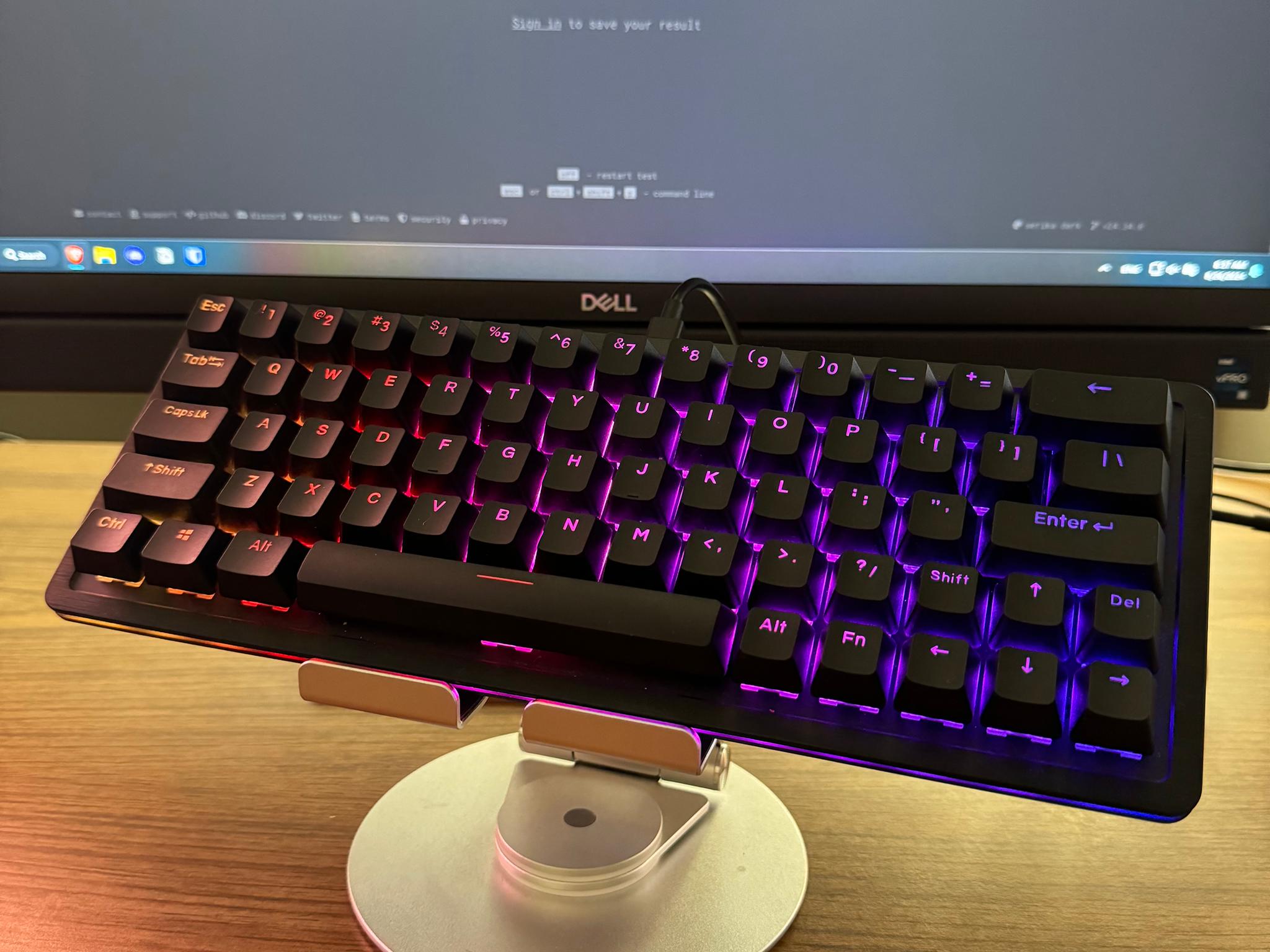 MOUNTAIN Everest 60 - RGB Mechanical Gaming Keyboard