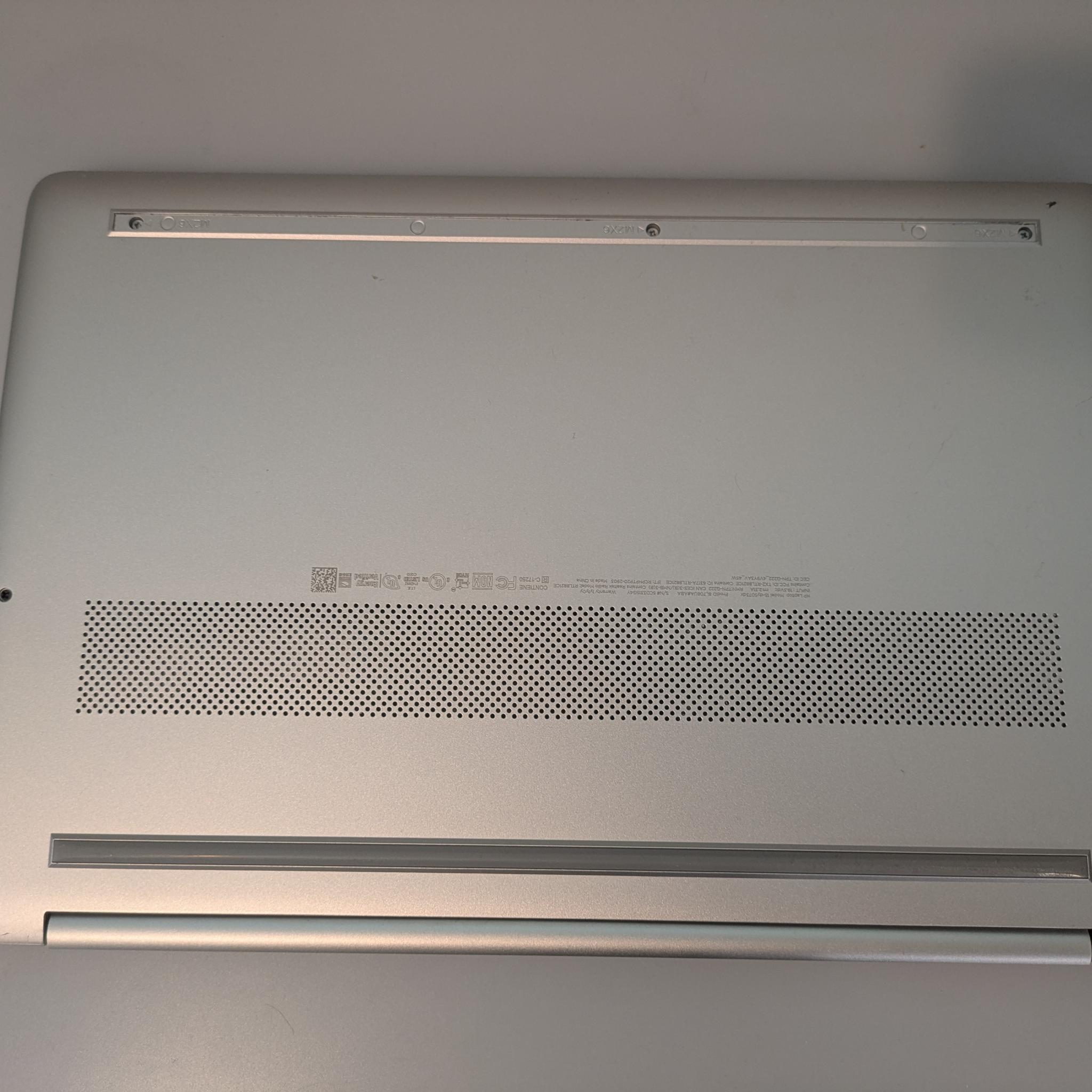 HP 15-dy5073dx - Core i7-1255U - 512GB SSD - 16GB RAM - Case & charger!