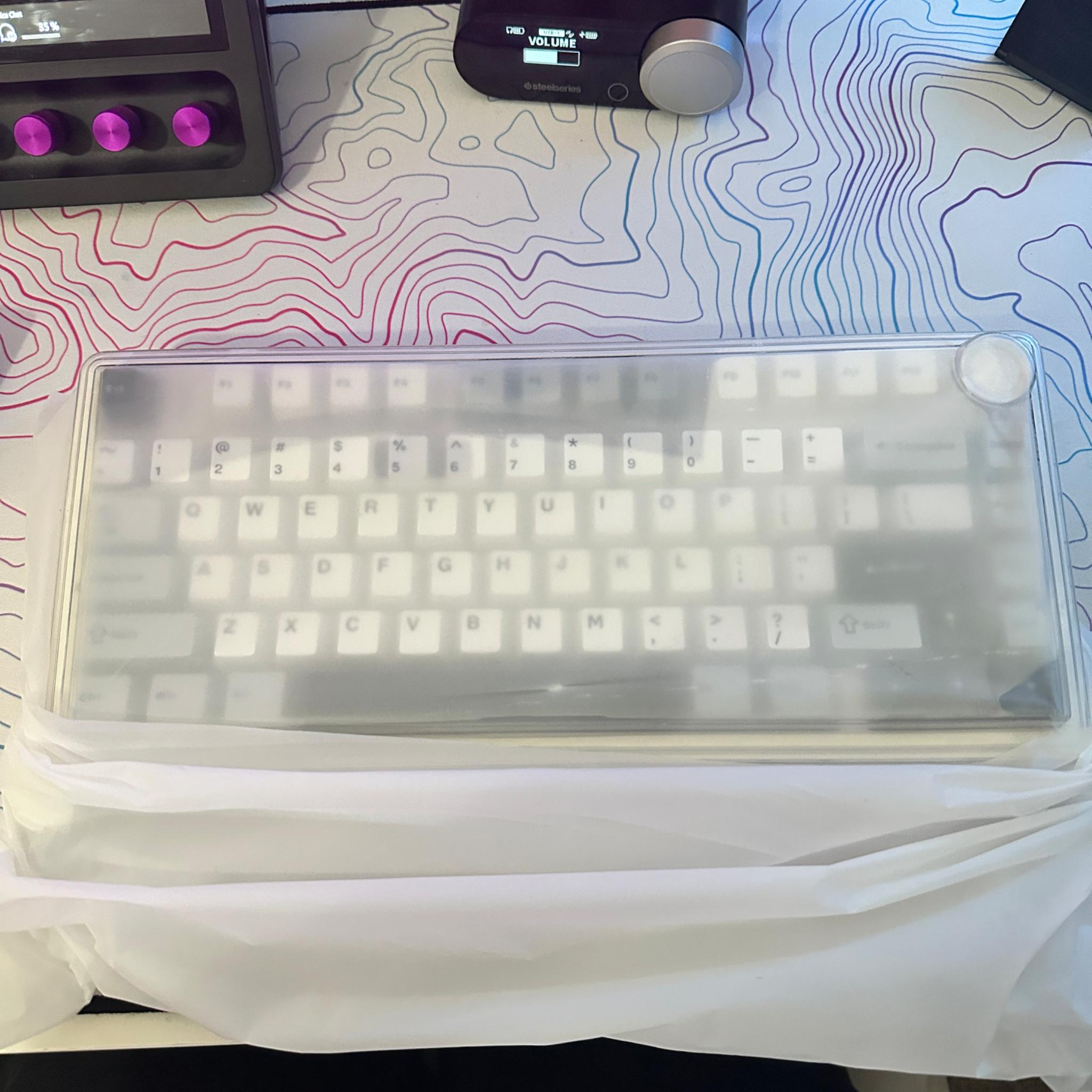 Aula F75% (BRAND NEW)