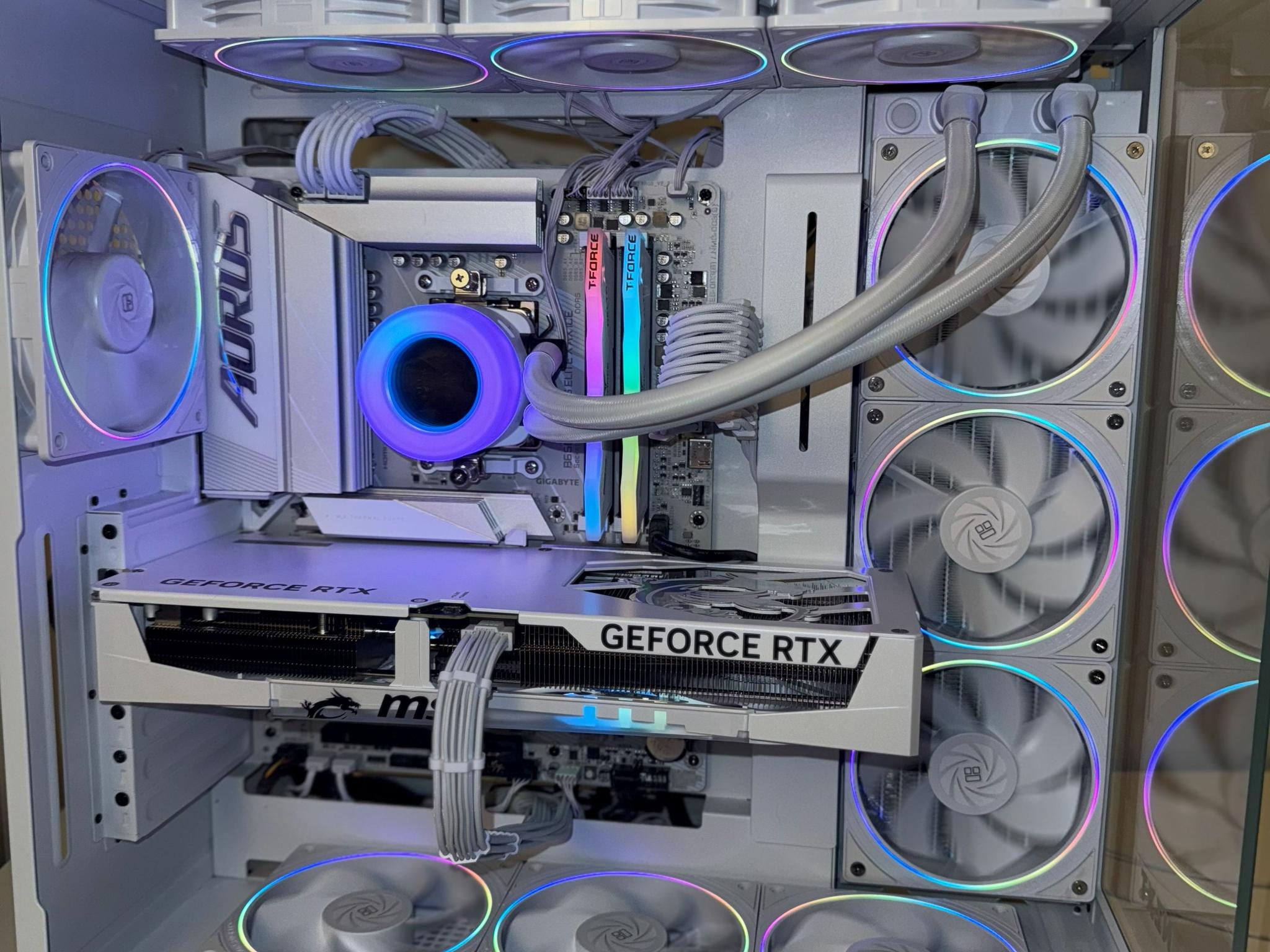RTX 5070 Ti | Ryzen 7 7800X3D | 32gb DDR5 | 1tb NVME 🧊