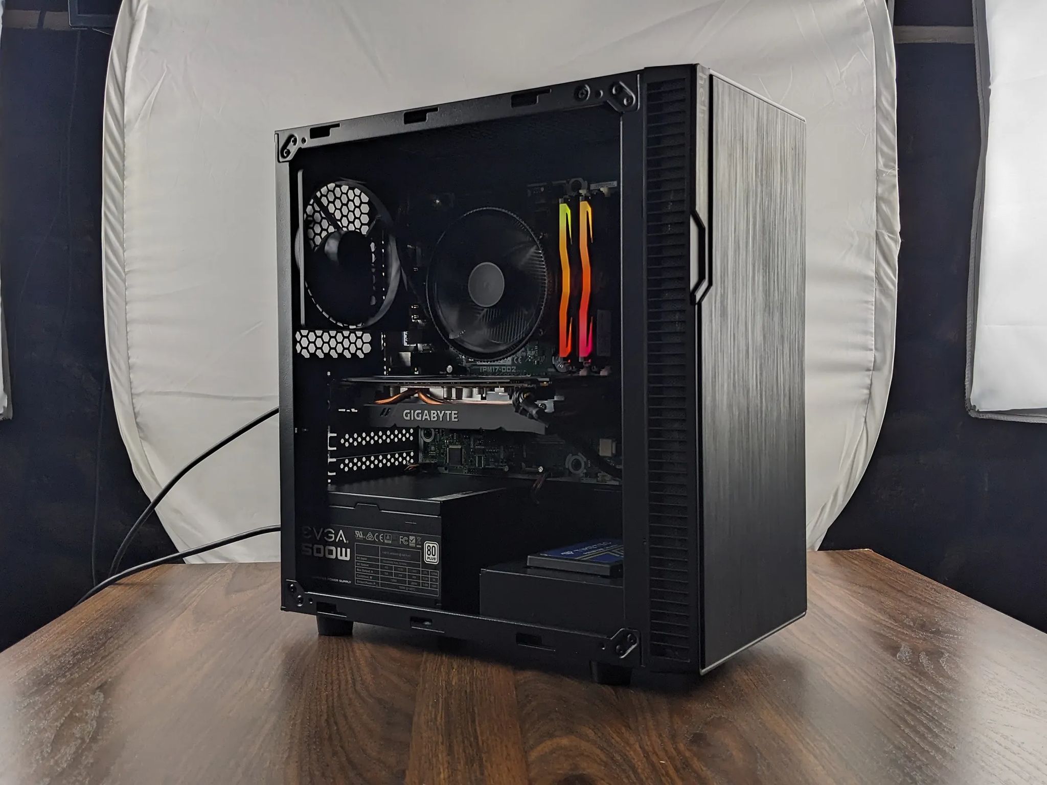 GamerSxin Custom 1440p, RX 5600XT, i5-6500, 8GB DDR4, 1TB SSD