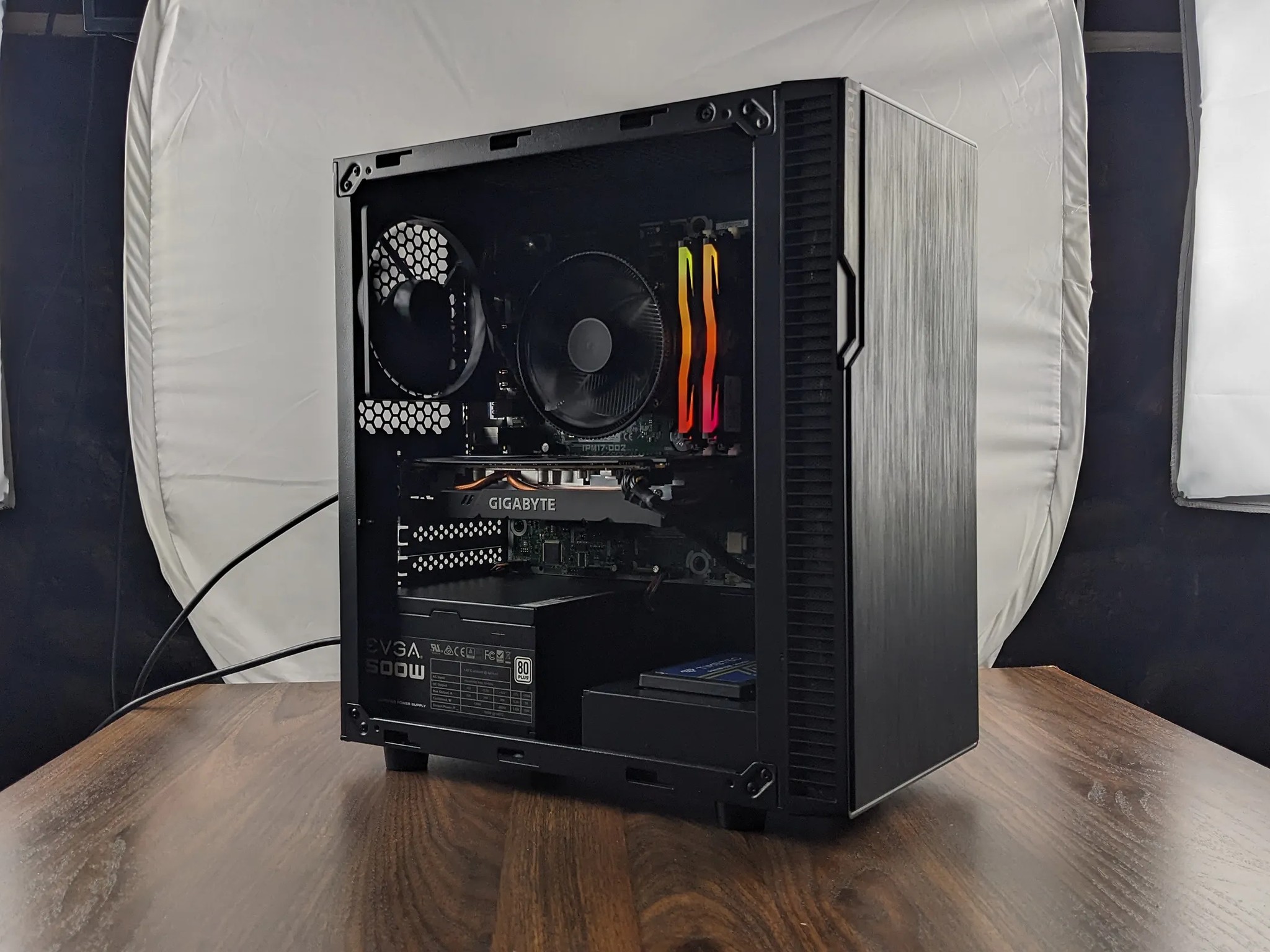 GamerSxin Custom 1440p, RX 5600XT, i5-6500, 8GB DDR4, 1TB SSD