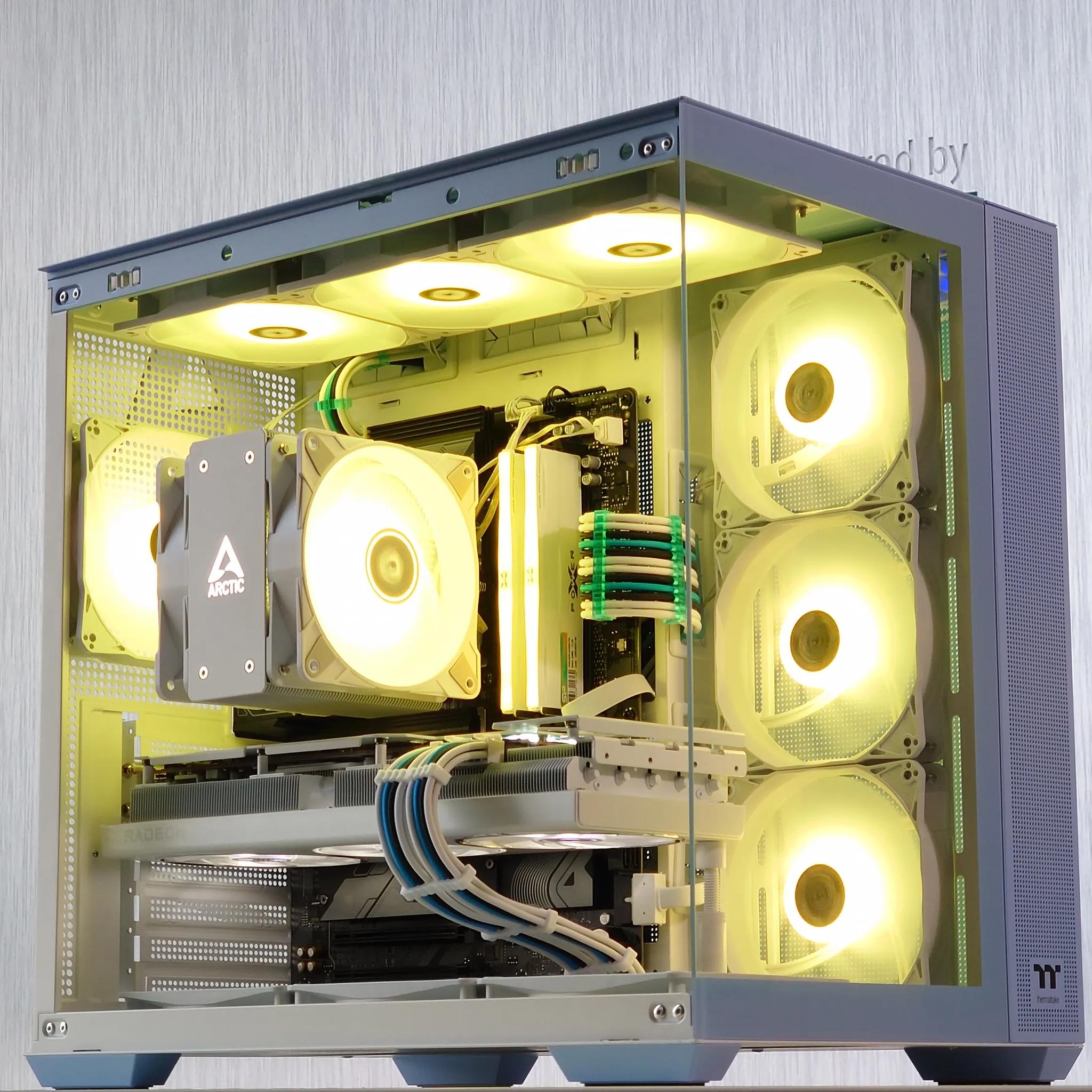 🌬️🥶Iceberg Gaming PC🧊AMD RX 7900 XT 16GB❄️AMD Ryzen 7 8700F❄️32GB DDR5❄️ 1TB Nvme