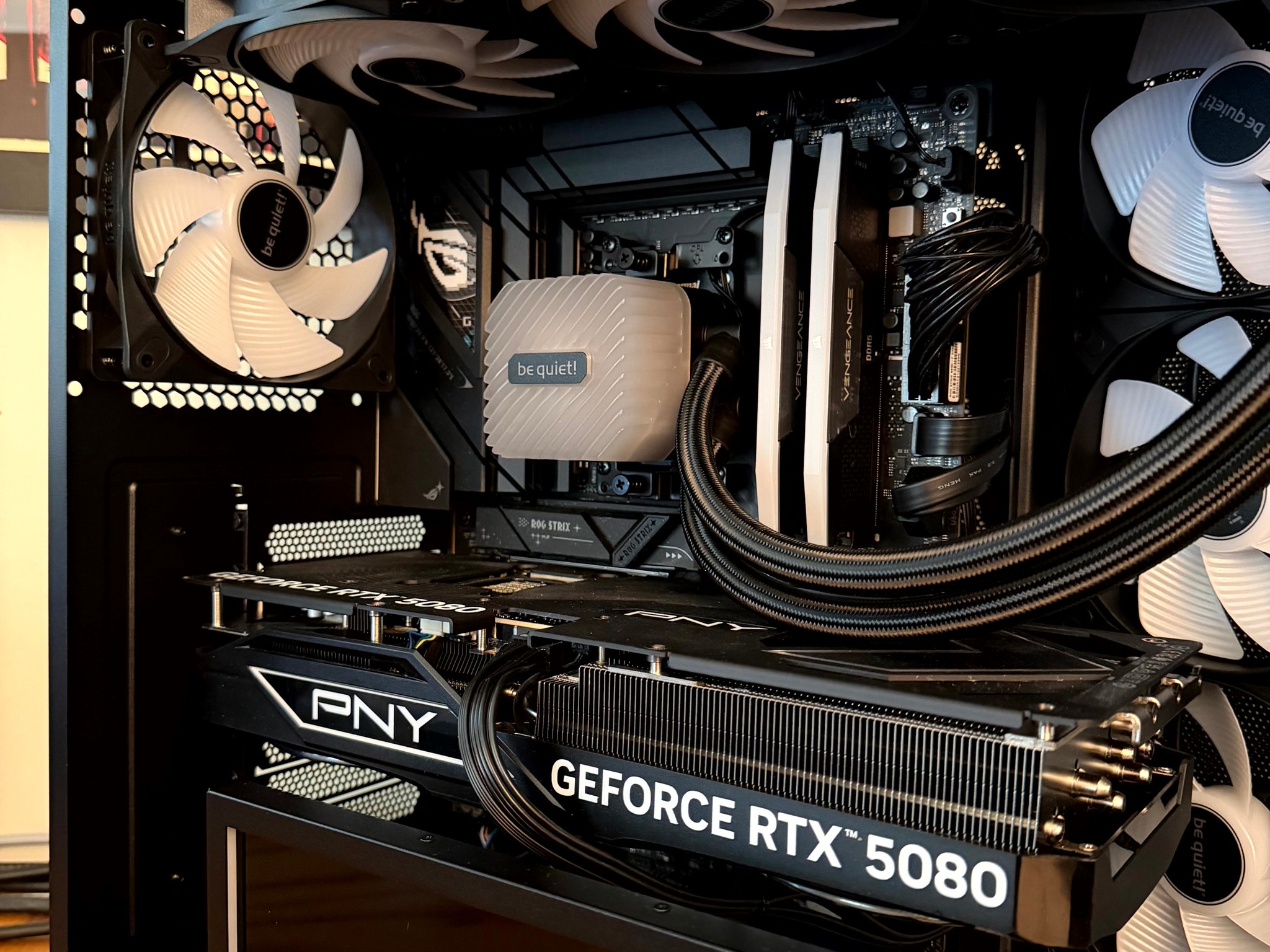 Event Horizon - RTX 5080 OC • Ryzen 7 9850X3D • 2TB Gen5 NVMe • 1000W Platinum PSU • New AM5 Build