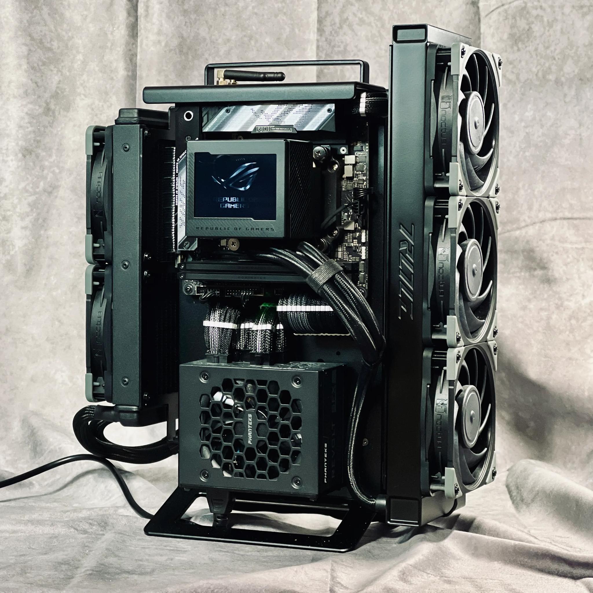 High-end Gaming PC in the Xproto-L - 7800X3D, RTX 4090, 64GB Dom. Titanium DDR5, Dual AIO Cooling