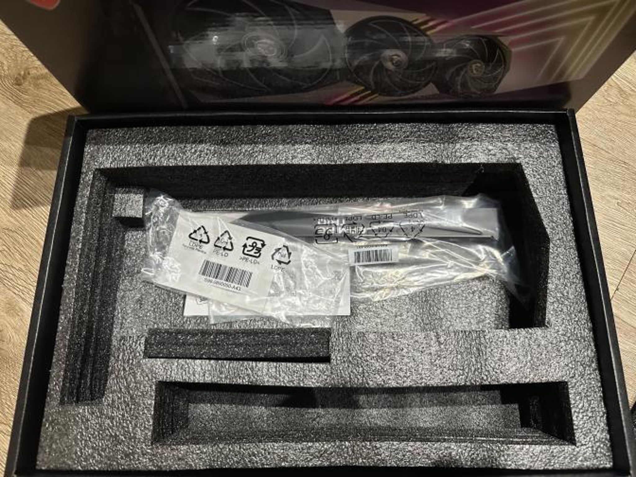 MSI GeForce RTX 4070 Ti Gaming X Trio [Black/Gray] [Like New]