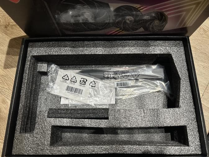 MSI GeForce RTX 4070 Ti Gaming X Trio [Black/Gray] [Like New]
