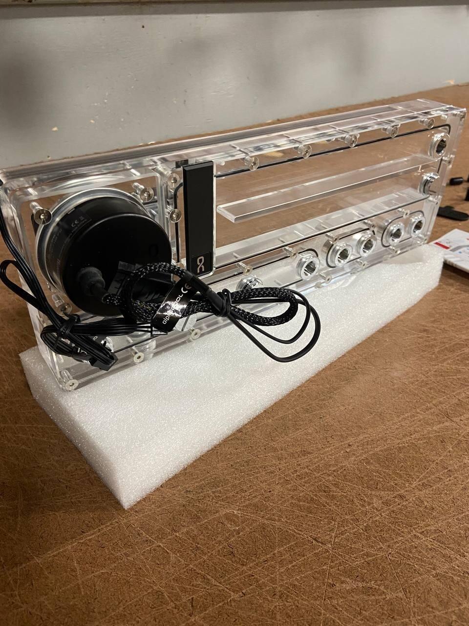 Alphacool Core Distro Plate 360 Right with VPP Pump (15479)