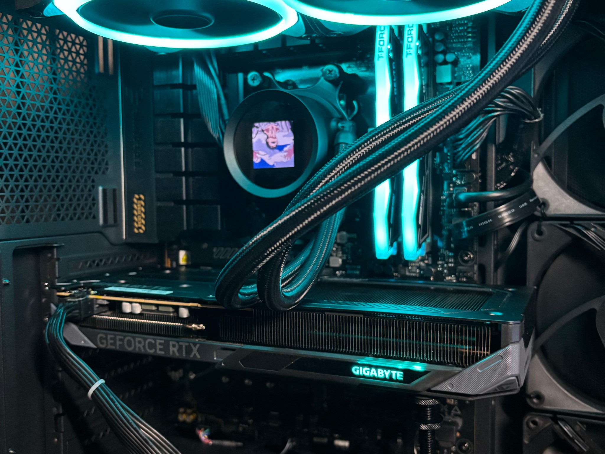 🦋◼️ RTX 5060 | RYZEN 5 7600 ◼️🦋 GAMING PC