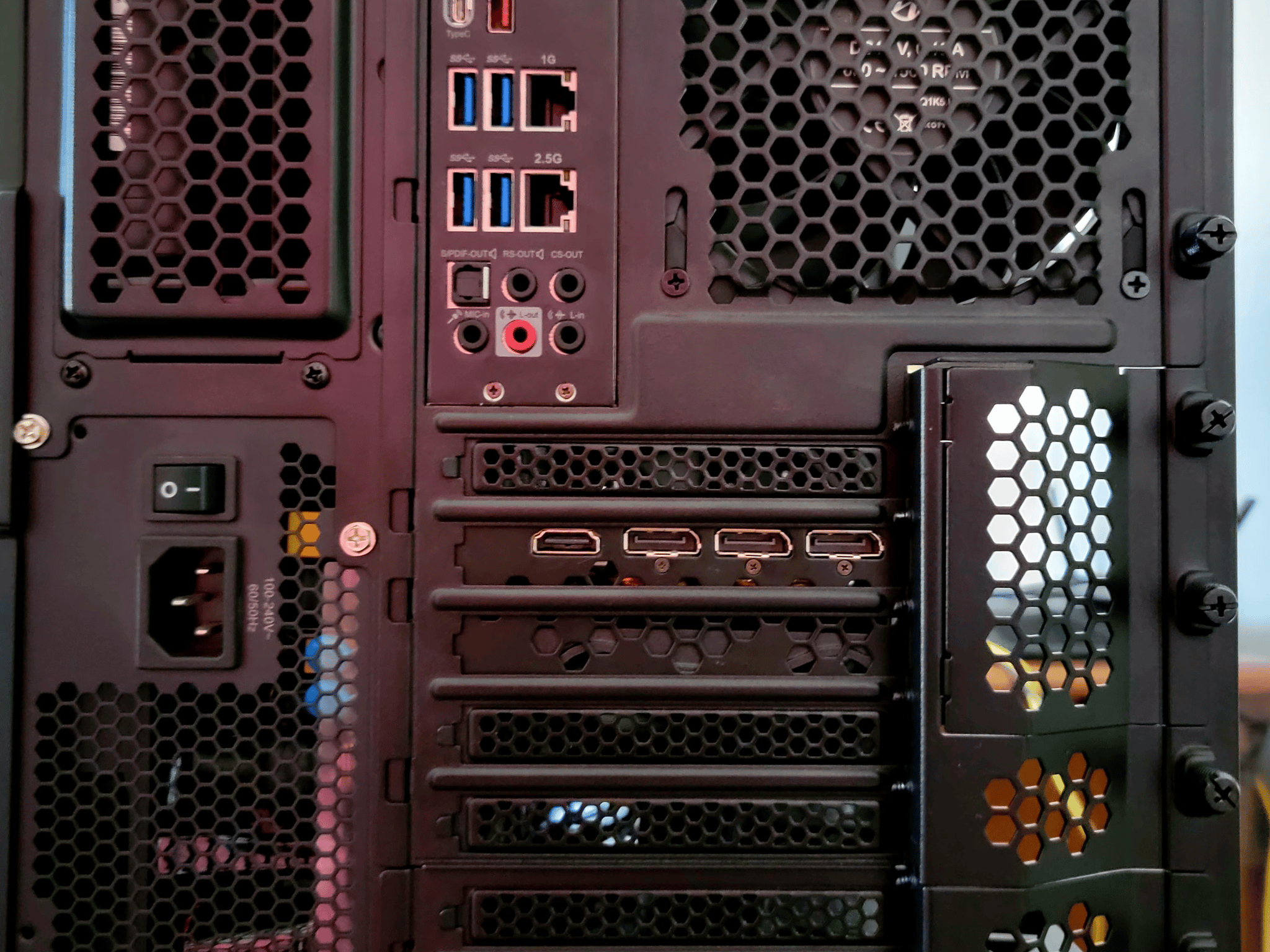 Intel i9 10900kf - EVGA 3060 XC - Lian LI 011 Air mini