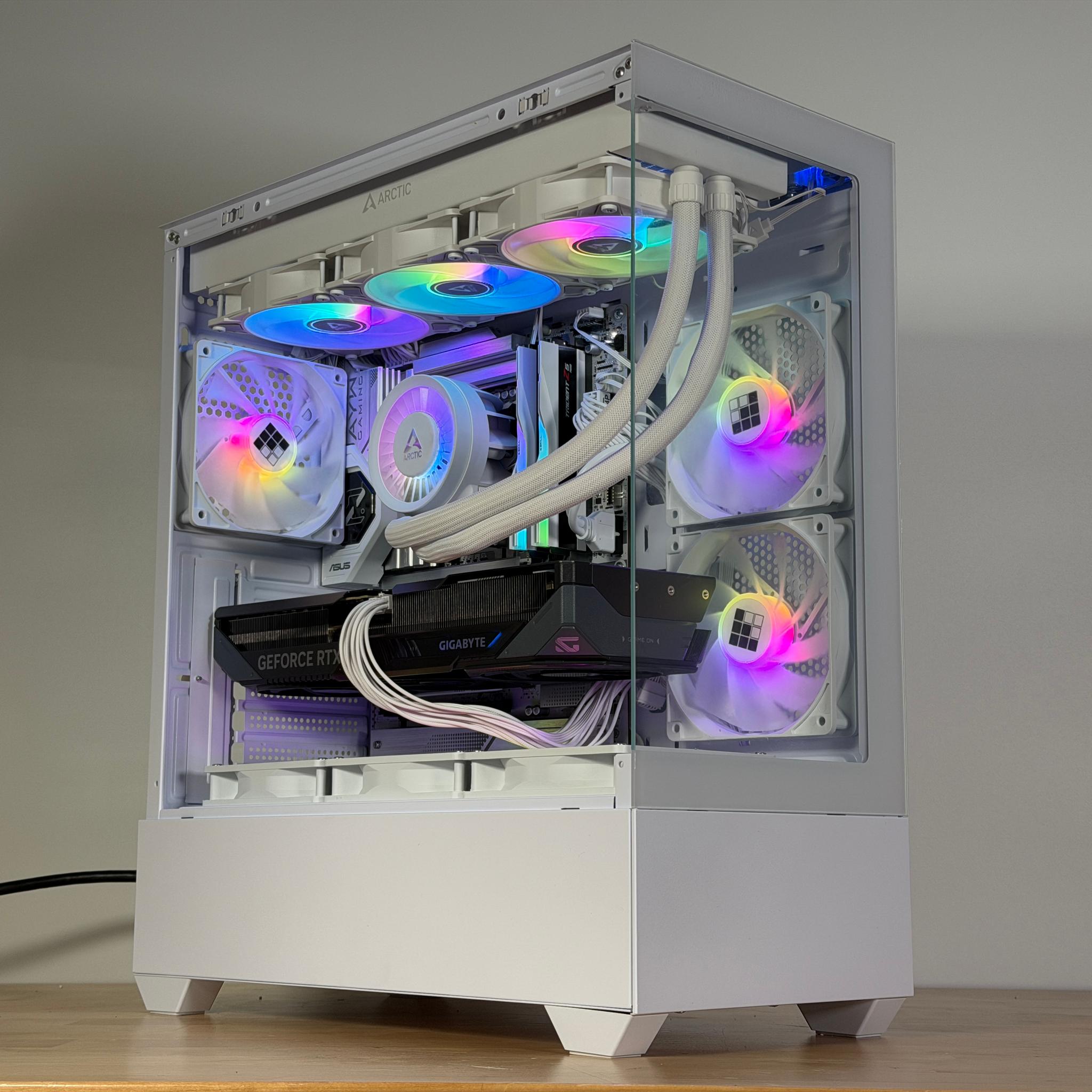 RTX 5070 Intel Core Ultra 7 265k Gaming PC