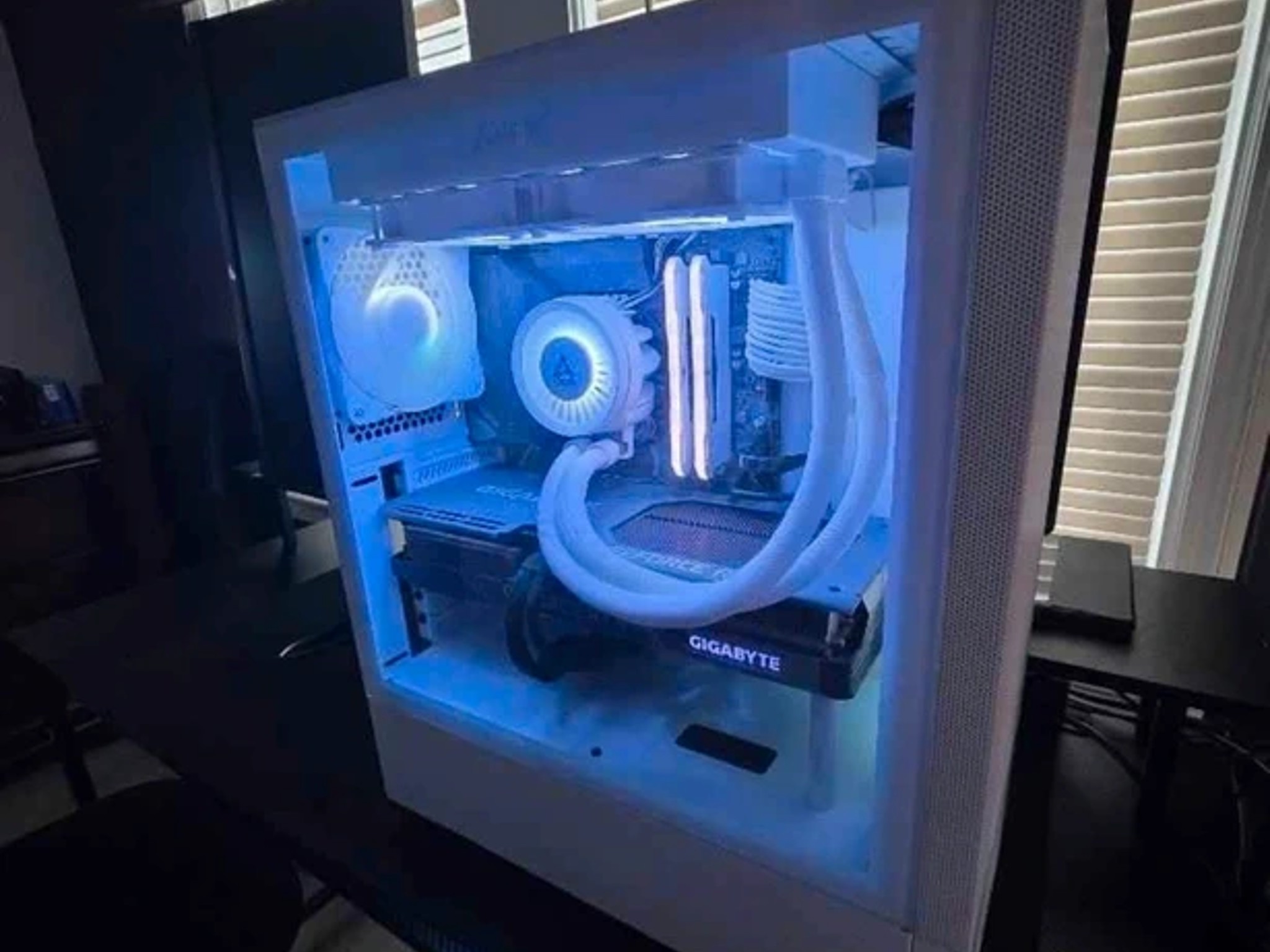 Gaming PC 4070 Ti and I9 13900k.