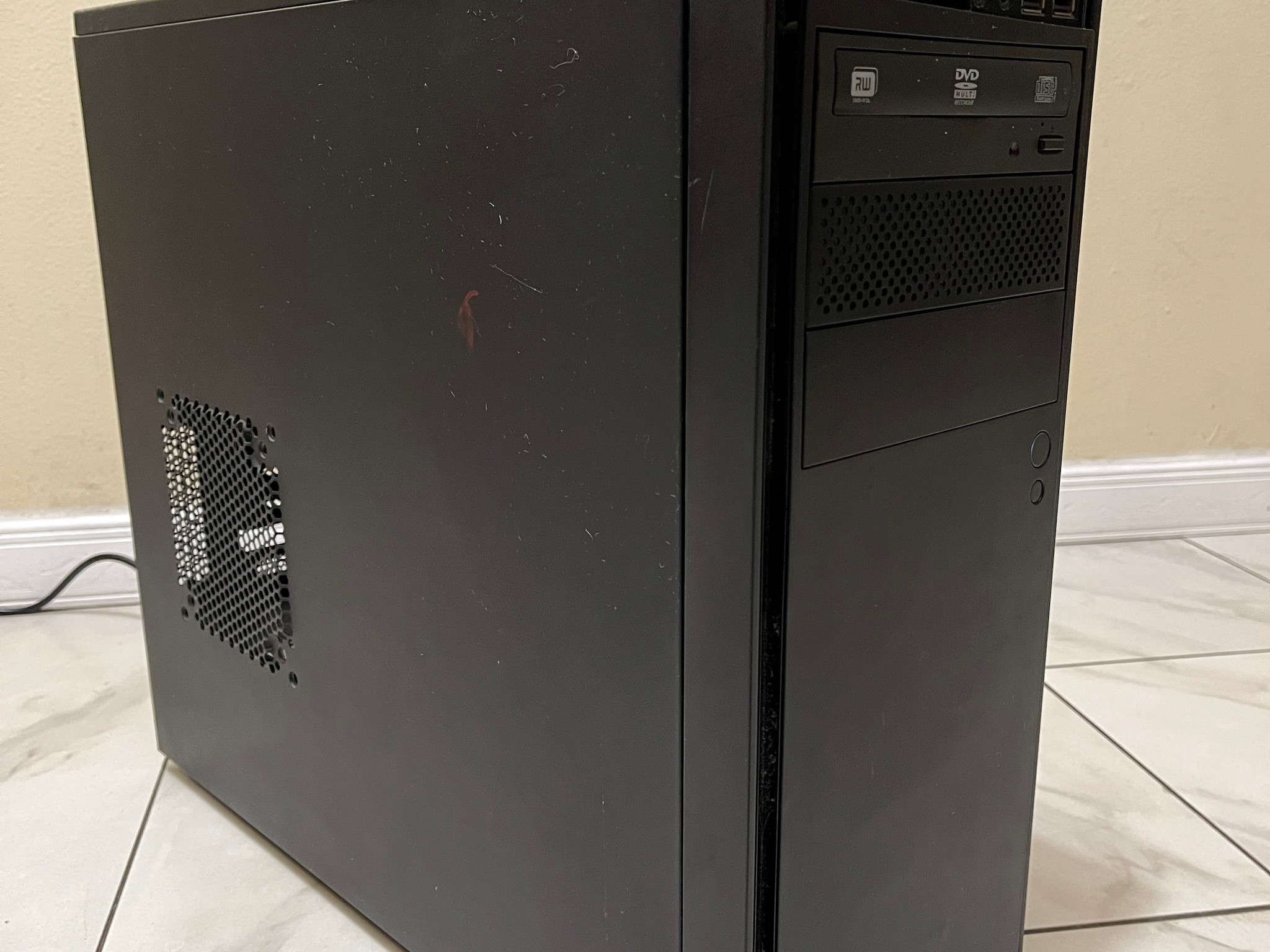 🟠🔥NVIDIA GTX Titan X Pascal, Intel i7-7700K, 16GB RAM, 1.2 TB Storage, High FPS Custom Gaming PC