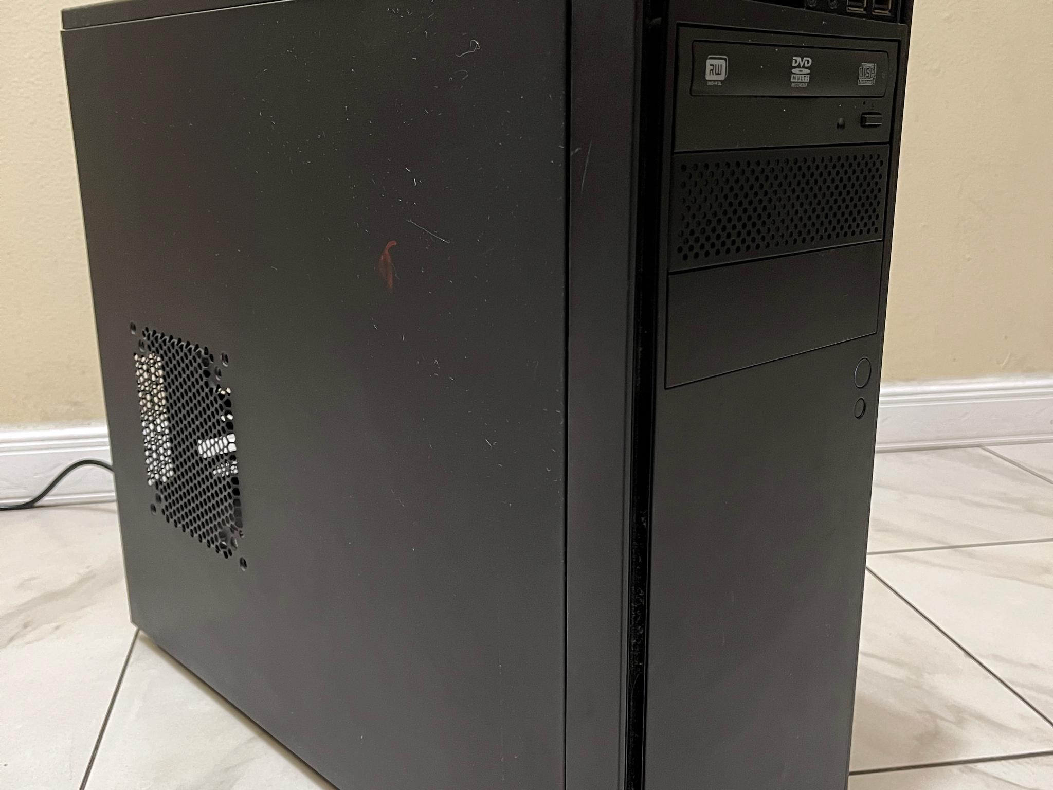 🟠🔥NVIDIA GTX Titan X Pascal, Intel i7-7700K, 16GB RAM, 1.2 TB Storage, High FPS Custom Gaming PC