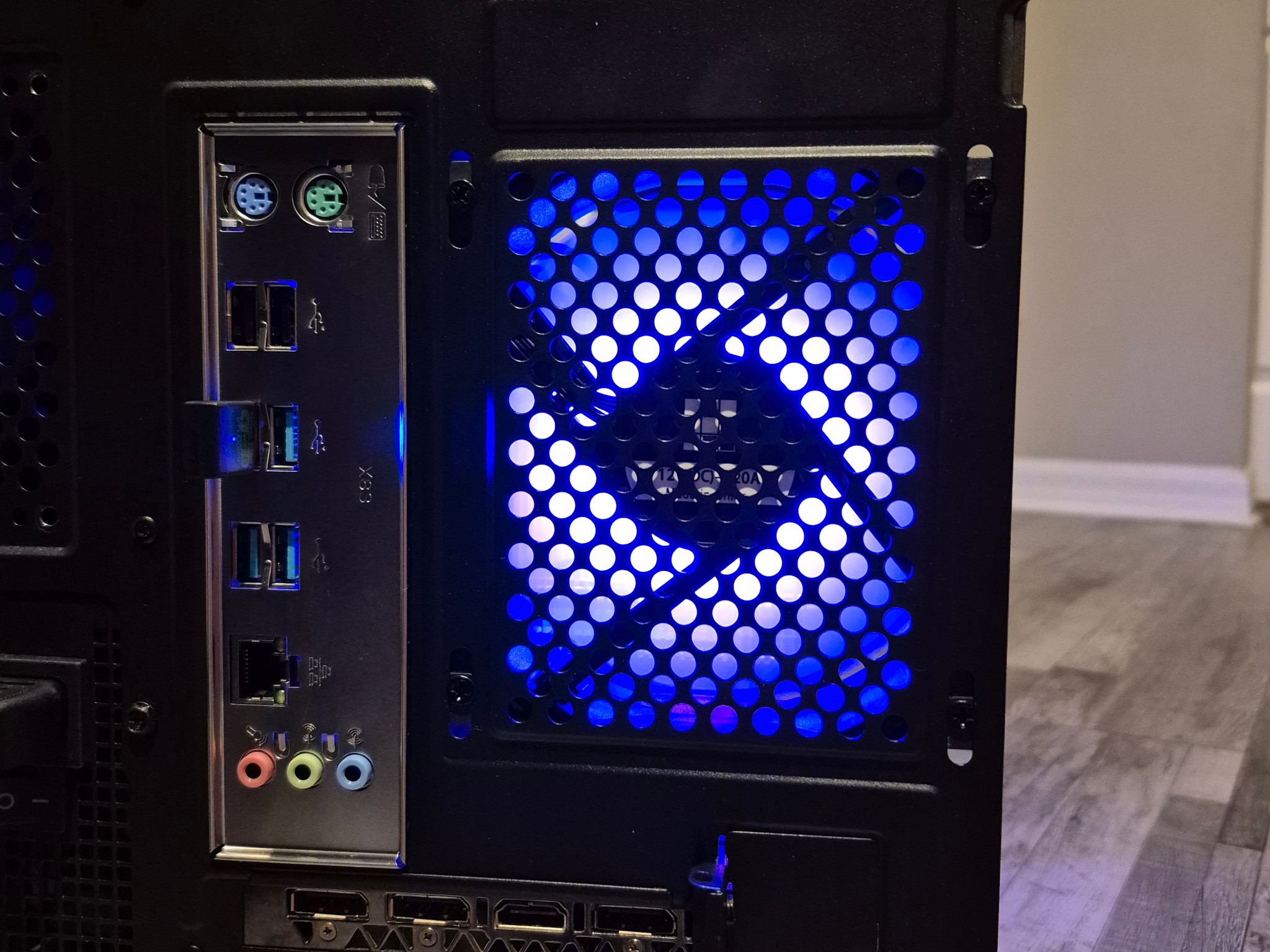 Entry Gaming/Streaming CUBE | 8 Core Intel Xeon, GTX 1080, 16GB DDR4, 512GB SSD, Win11