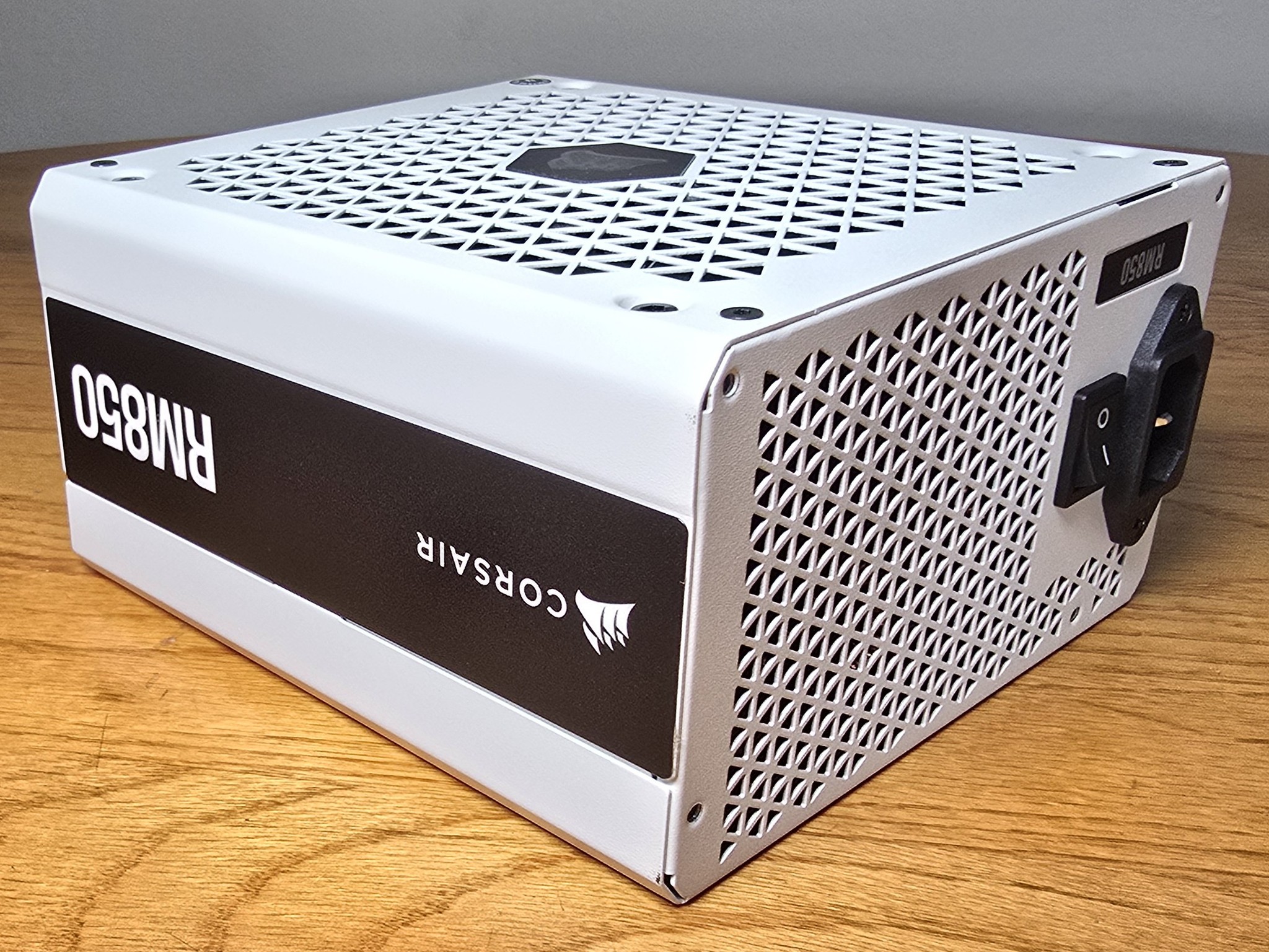 Corsair RM850 80 Plus Gold 850W Fully Modular Power Supply w/ Extra Cables !!