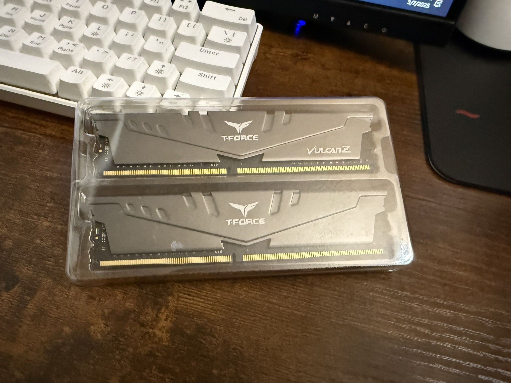 TEAMGROUP T-Force Vulcan Z DDR4 32GB Kit (2x16GB) 3200MHz (PC4-25600) CL16