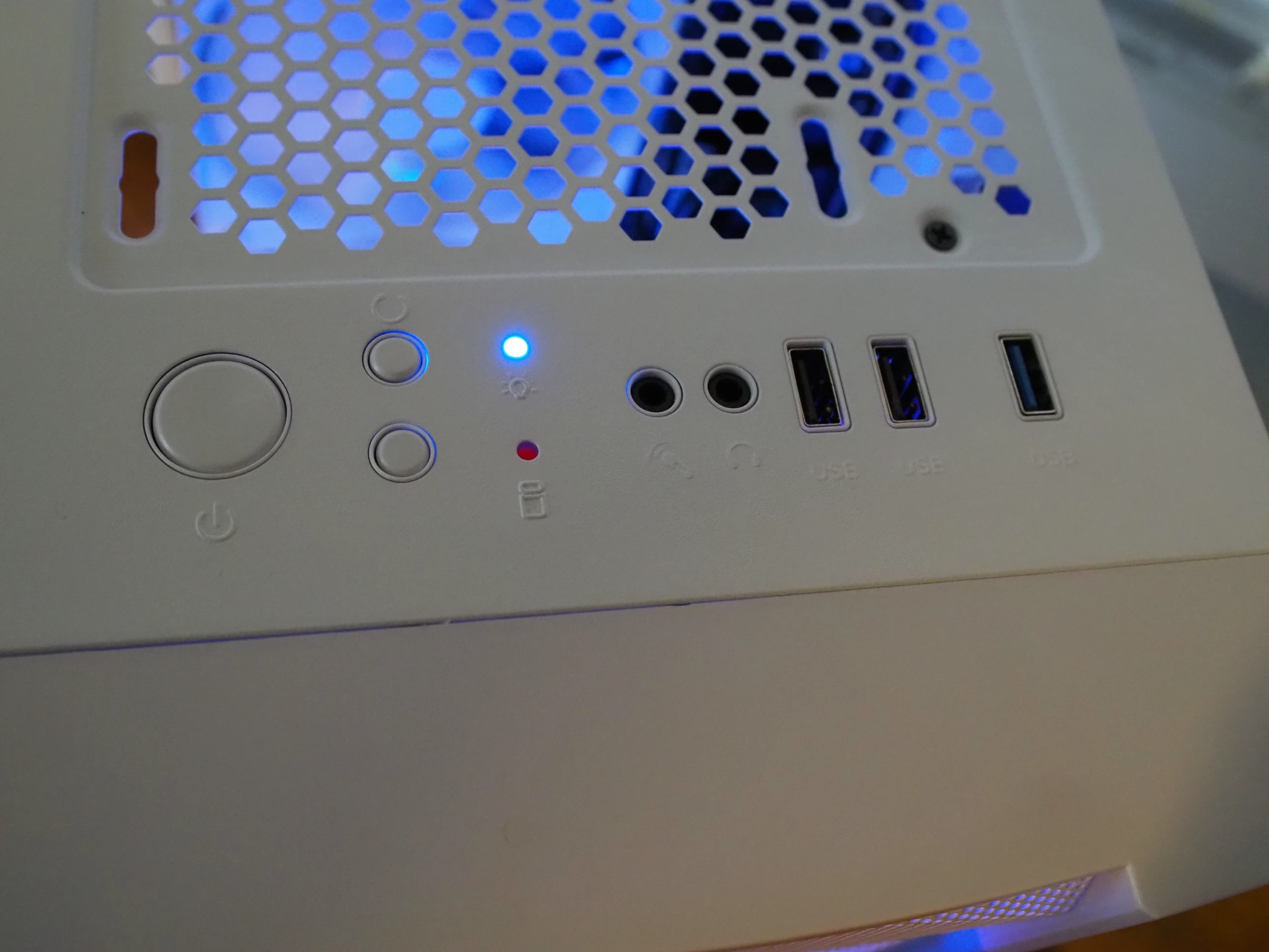 🤍 White RX 6700 XT Gaming PC | NZXT RGB Cooler | High FPS Fortnite/Warzone | WiFi
