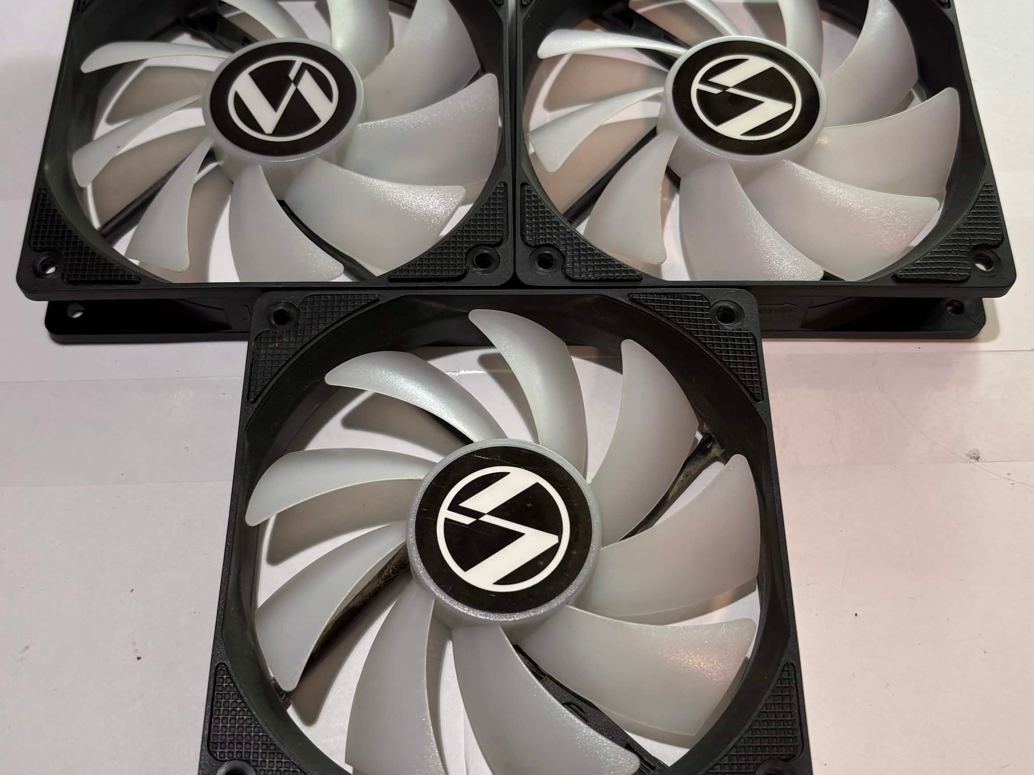 Lian Li UNI FAN AL120 RGB PWM Fans - 3 Pack