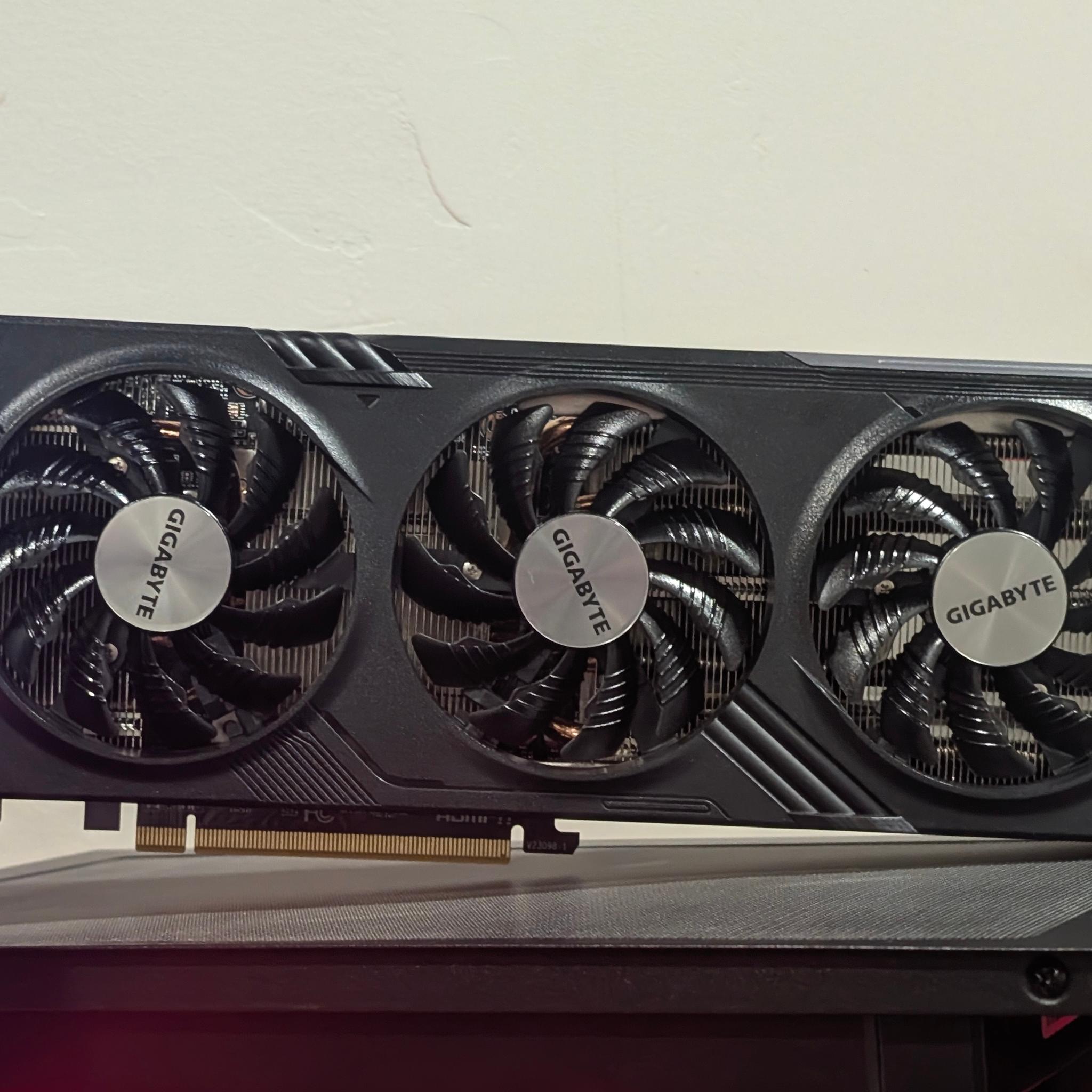 Gigabyte Radeon RX 7600 XT GAMING OC 16GB