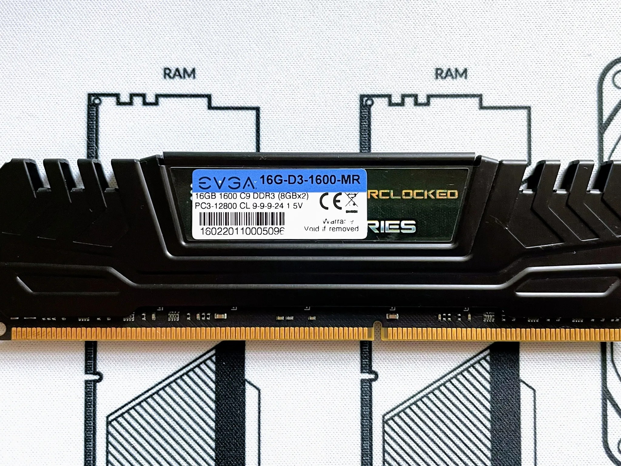 EVGA Superclocked DDR3 Series 8GB Kit (1x8GB) 1600 MHz DDR3 CL 9-9-9-24 (16G-D3-1600-MR) RAM MEMORY