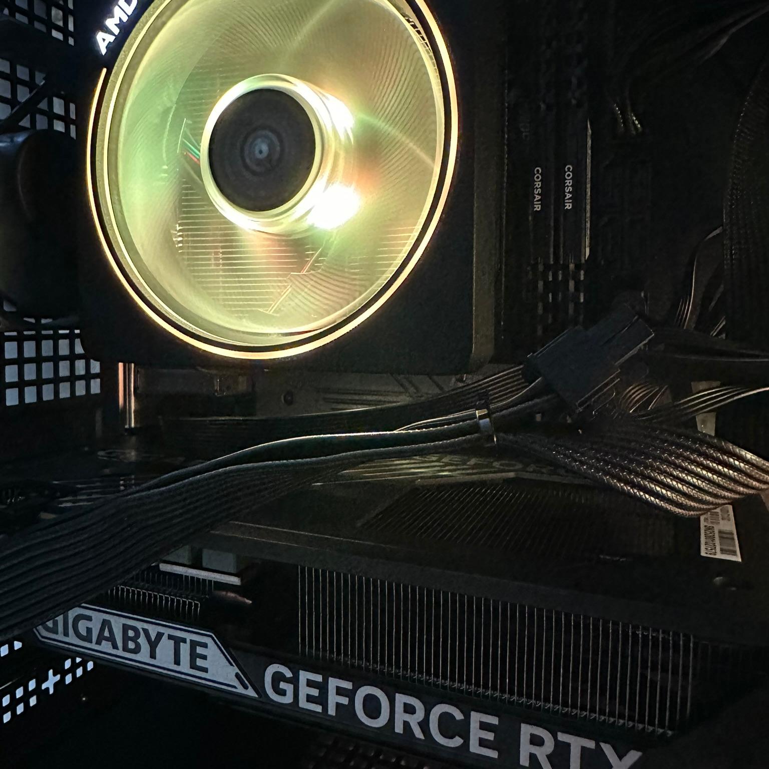 Ryzen 7 3800XT / RTX 5060 / 1TB NVME / 32GB RAM