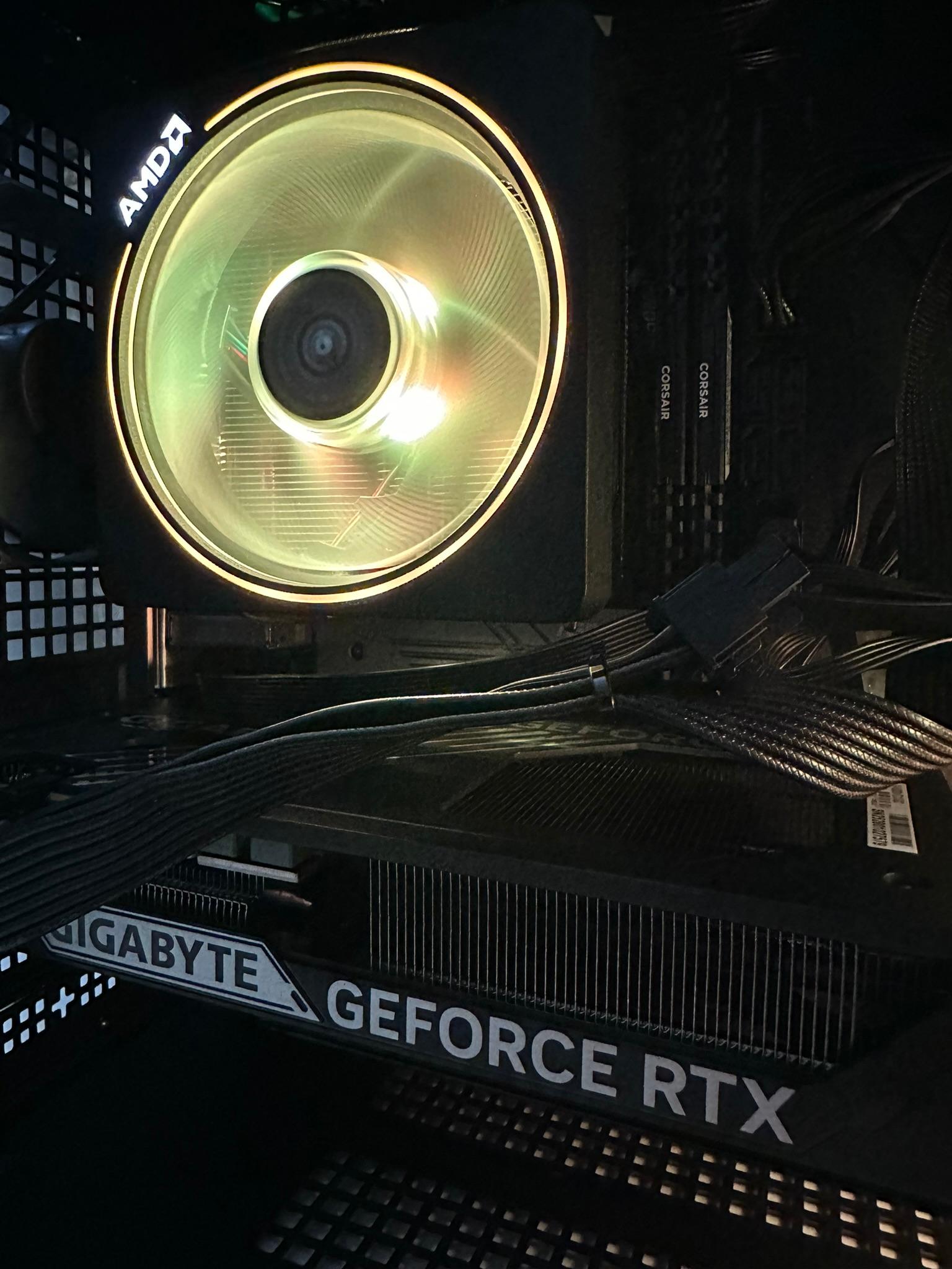 Ryzen 7 3800XT / RTX 5060 / 1TB NVME / 32GB RAM