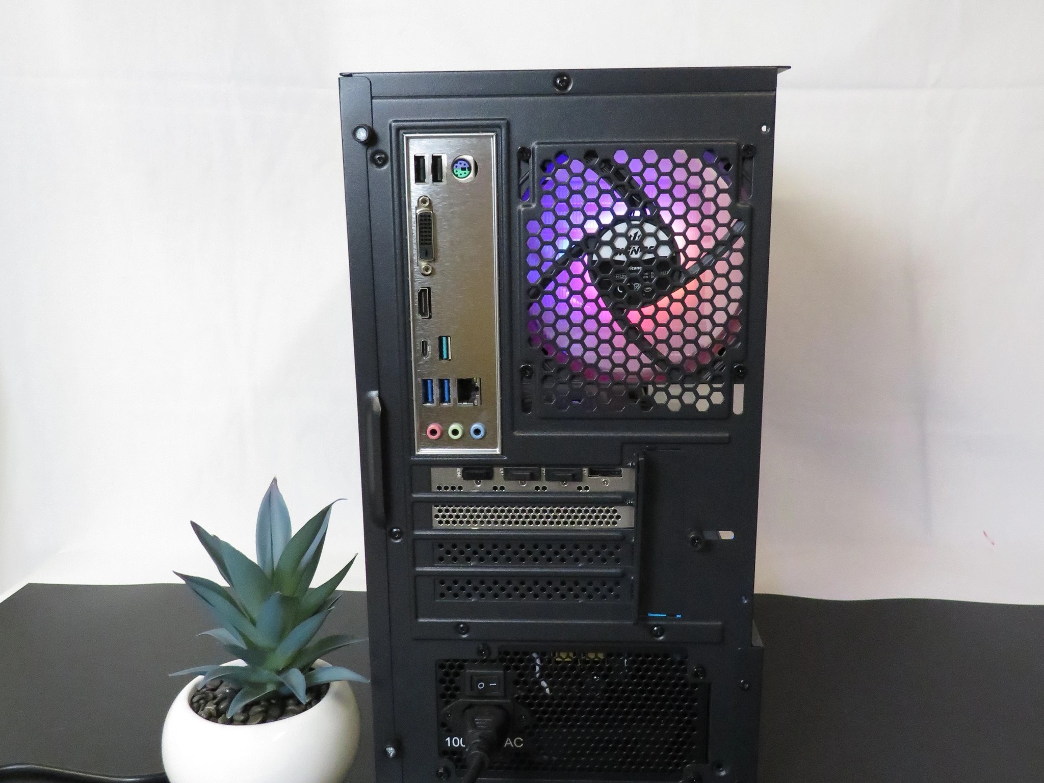 Arc Battlemage: ASRock Challenger Intel Arc B570 + Ryzen 5 5600X + 16 GB DDR4 + 1 TB NVME