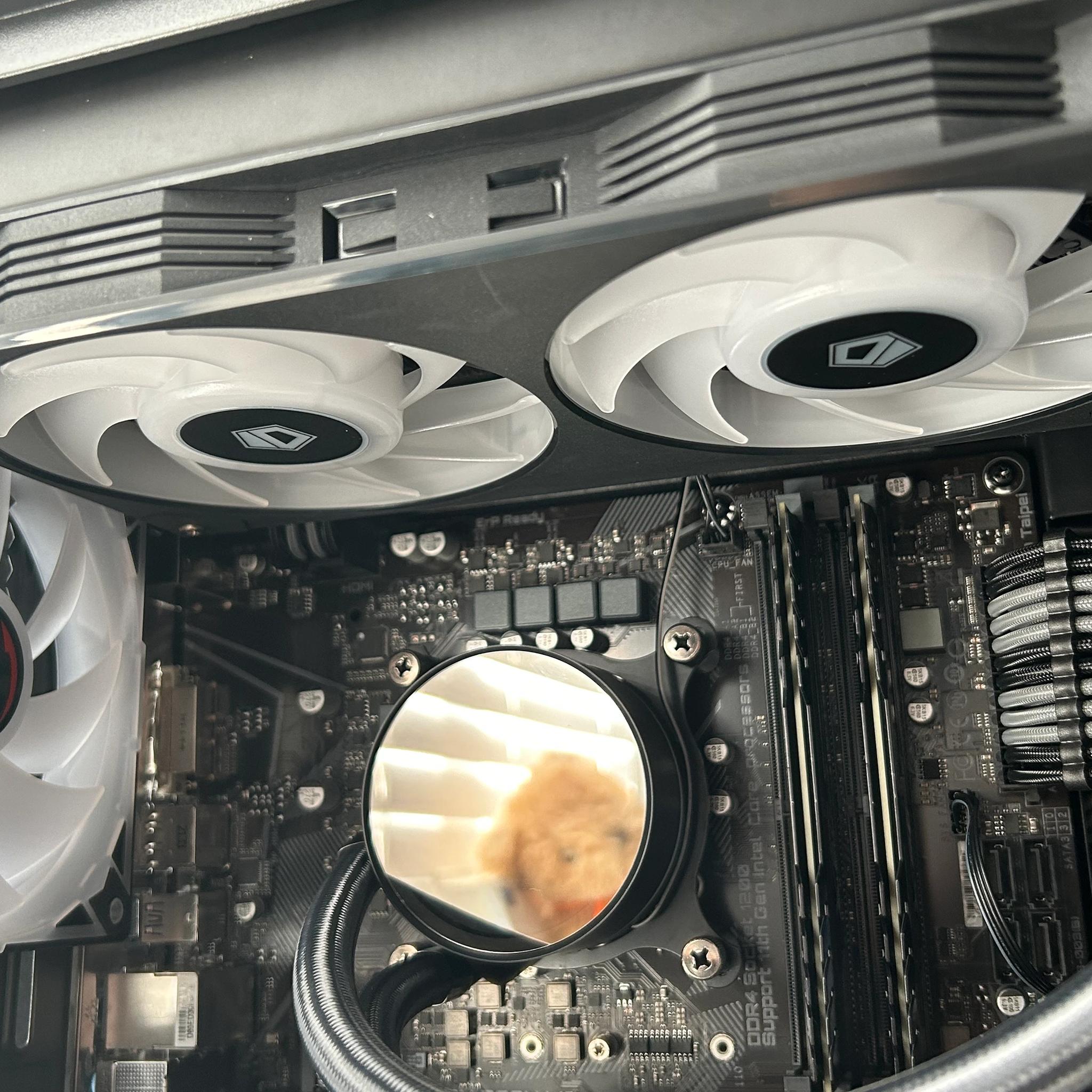 Compact RGB Gaming PC | RX 6600 // i5 10400f