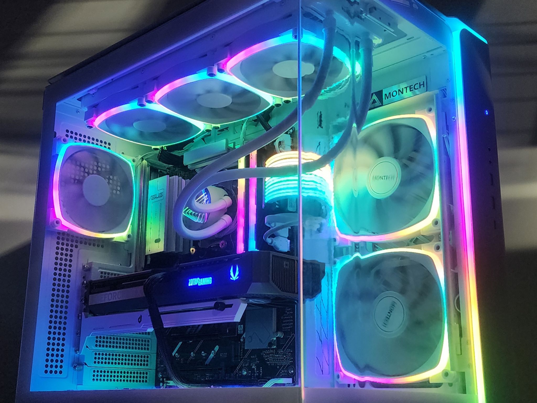 Gaming PC Ryzen 7 9700X 32GB RAM 2TB SSD RTX 5070 12GB Windows 11 Computer