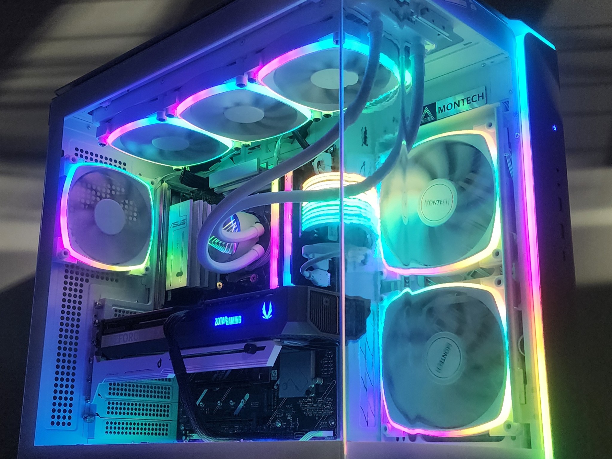 Gaming PC Ryzen 7 9700X 32GB RAM 2TB SSD RTX 5070 12GB Windows 11 Computer