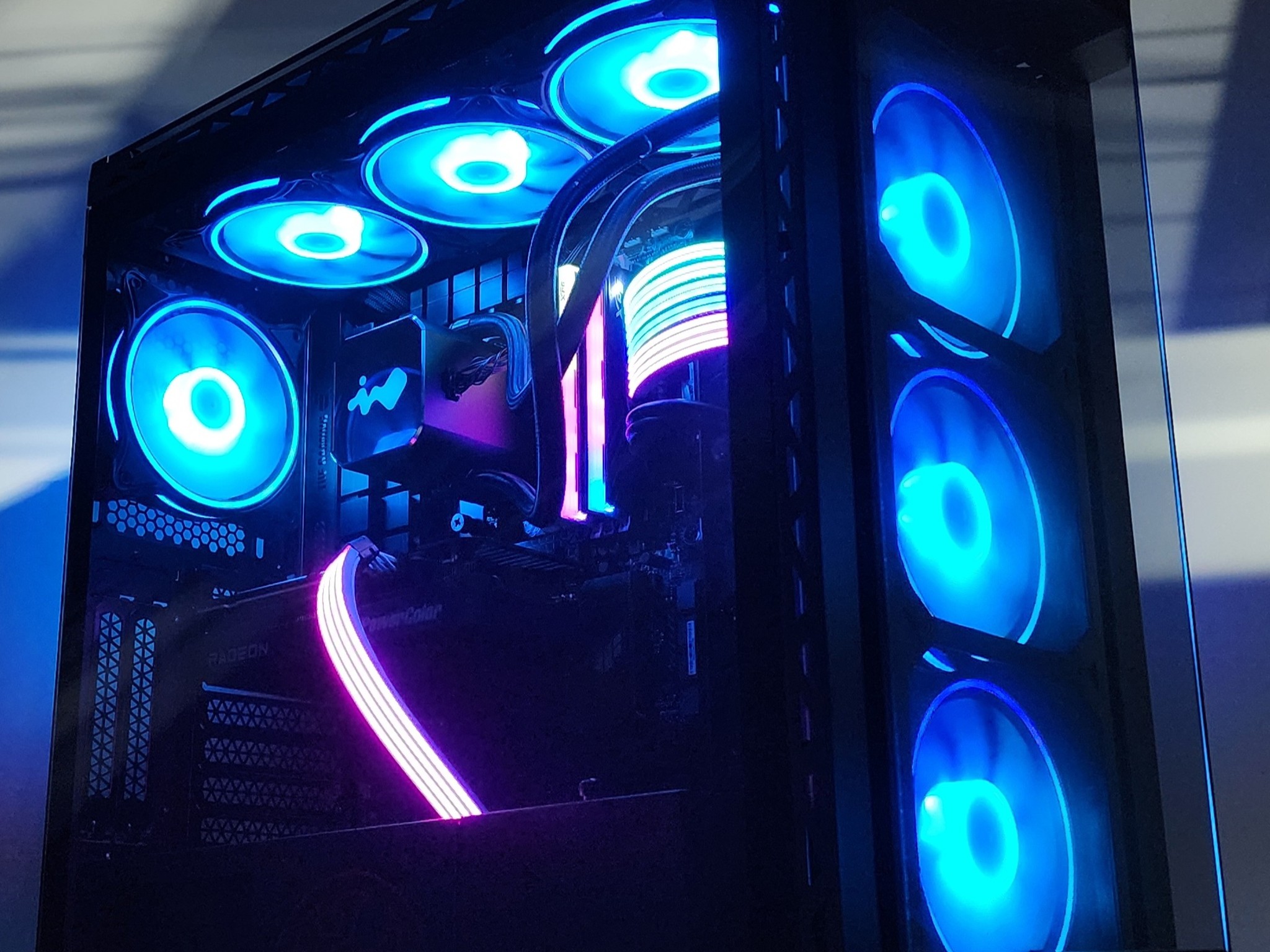 Gaming PC Ryzen 7 9700X 32GB RAM 1TB SSD 9060 XT 16GB Windows 11 Computer