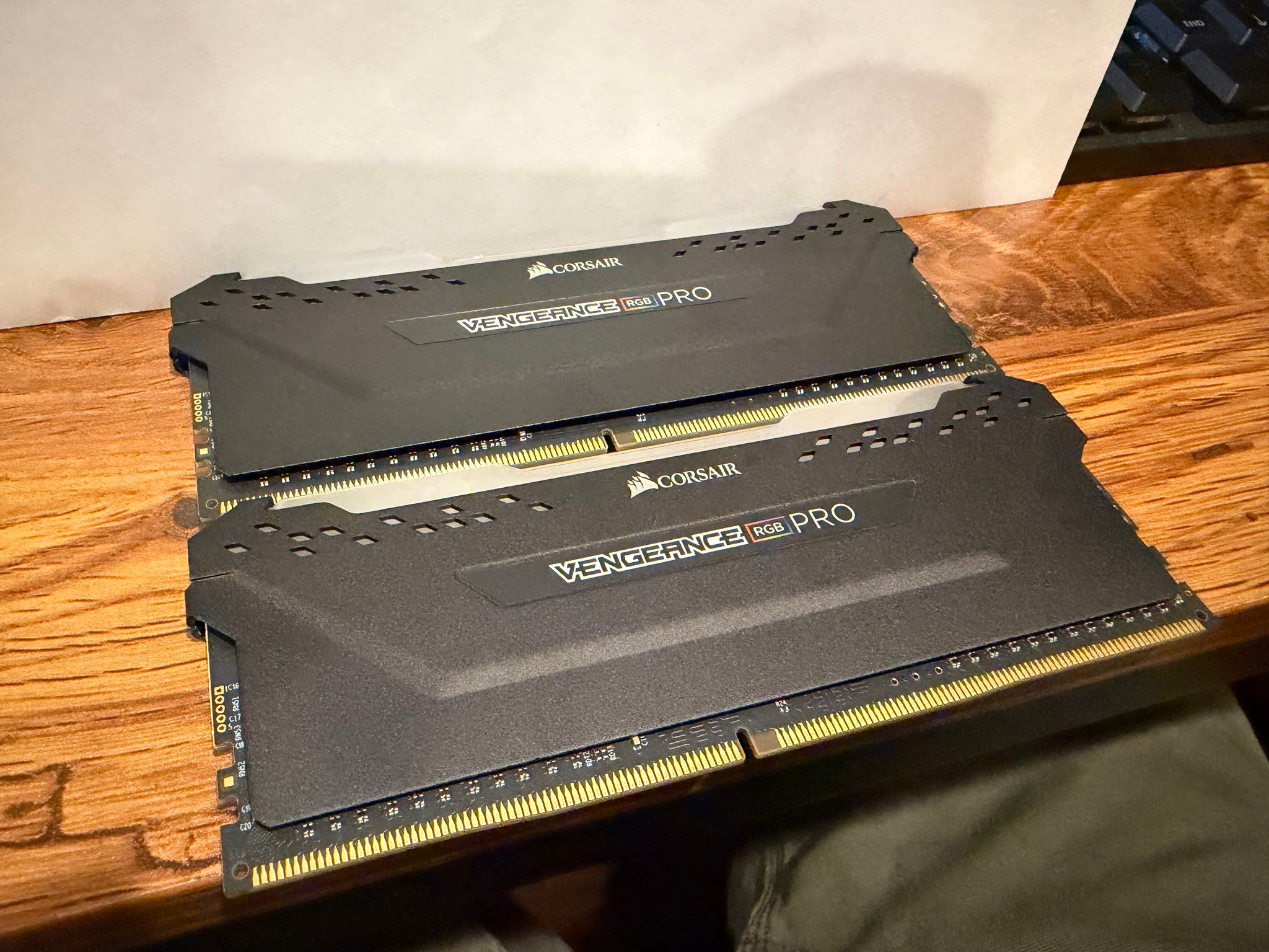 Corsair Vengeance RGB Pro - DDR4 3200MHz C16 - Mint Condition