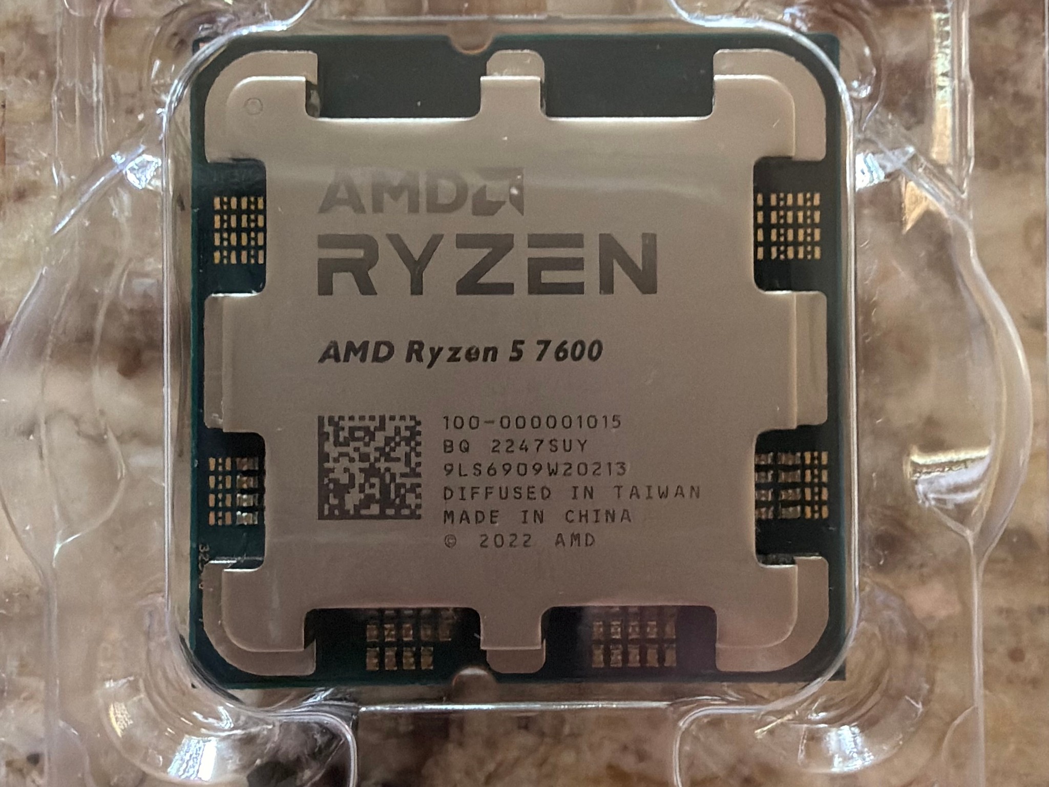 AMD Ryzen 5 7600 (6 Cores/12 Threads, AM5)