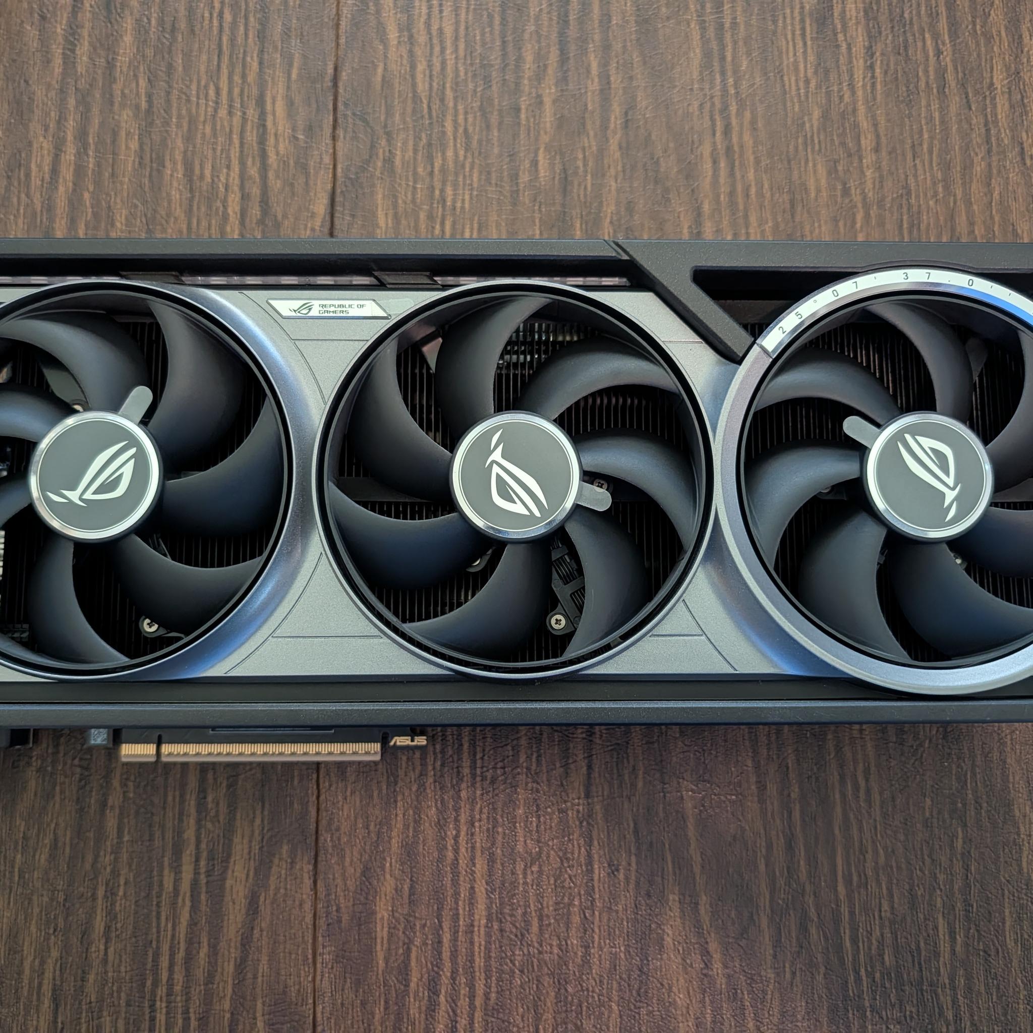 ASUS ROG Astral RTX 5090 OC Edition 32GB GDDR7 - LIKE NEW PRESTINE CONDITION
