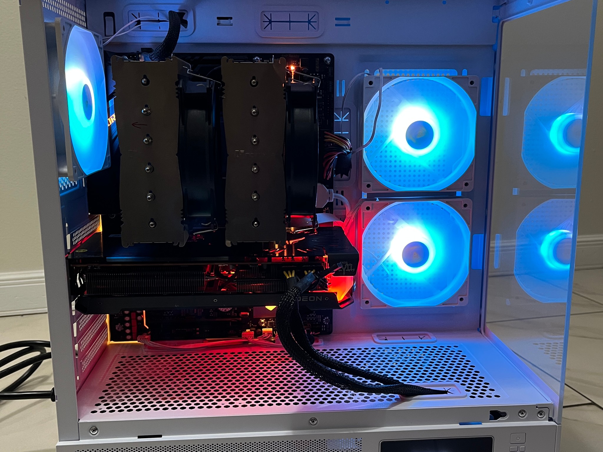 AMD RX 6600 XT, Intel Core i7-8700k, 16GB RAM, 1TB SSD, High FPS