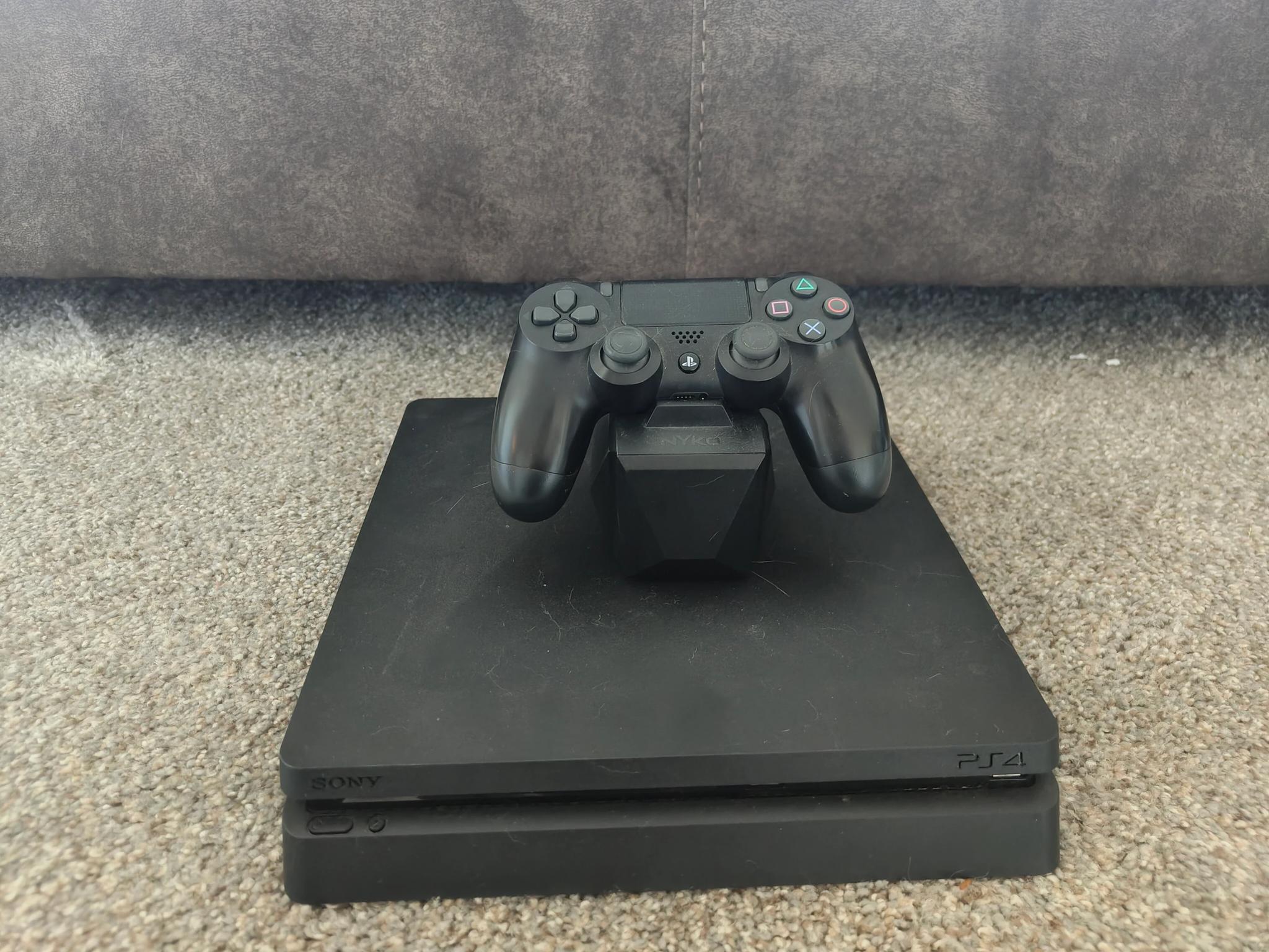 PS4 Slim: Modded for speed and cooling