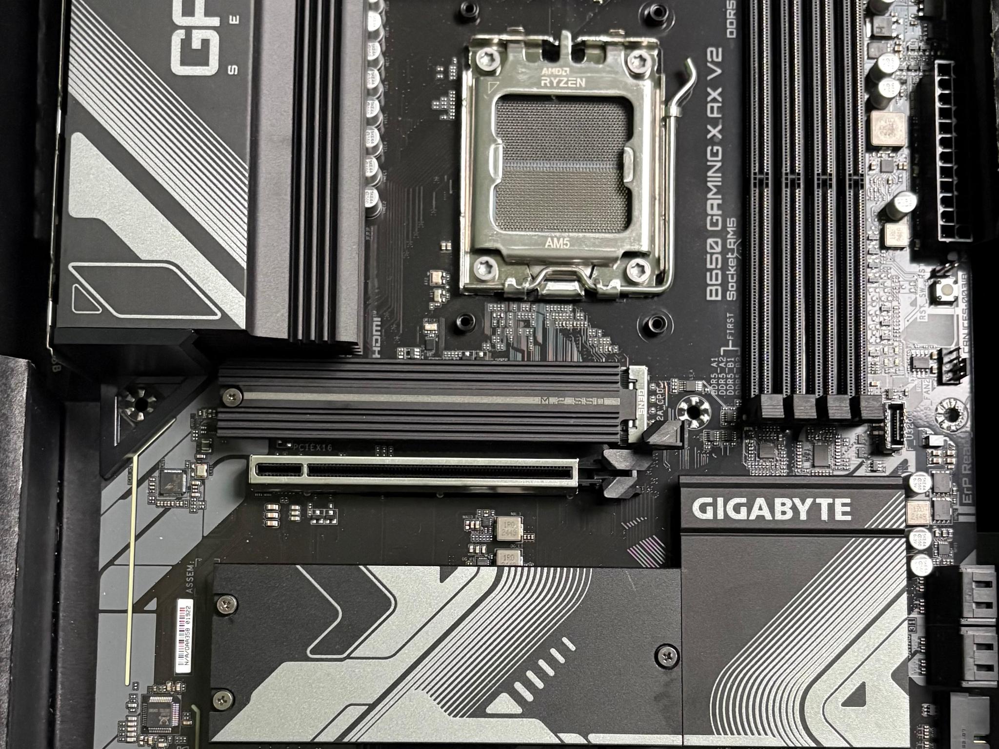 Gigabyte B650 GAMING AX V2