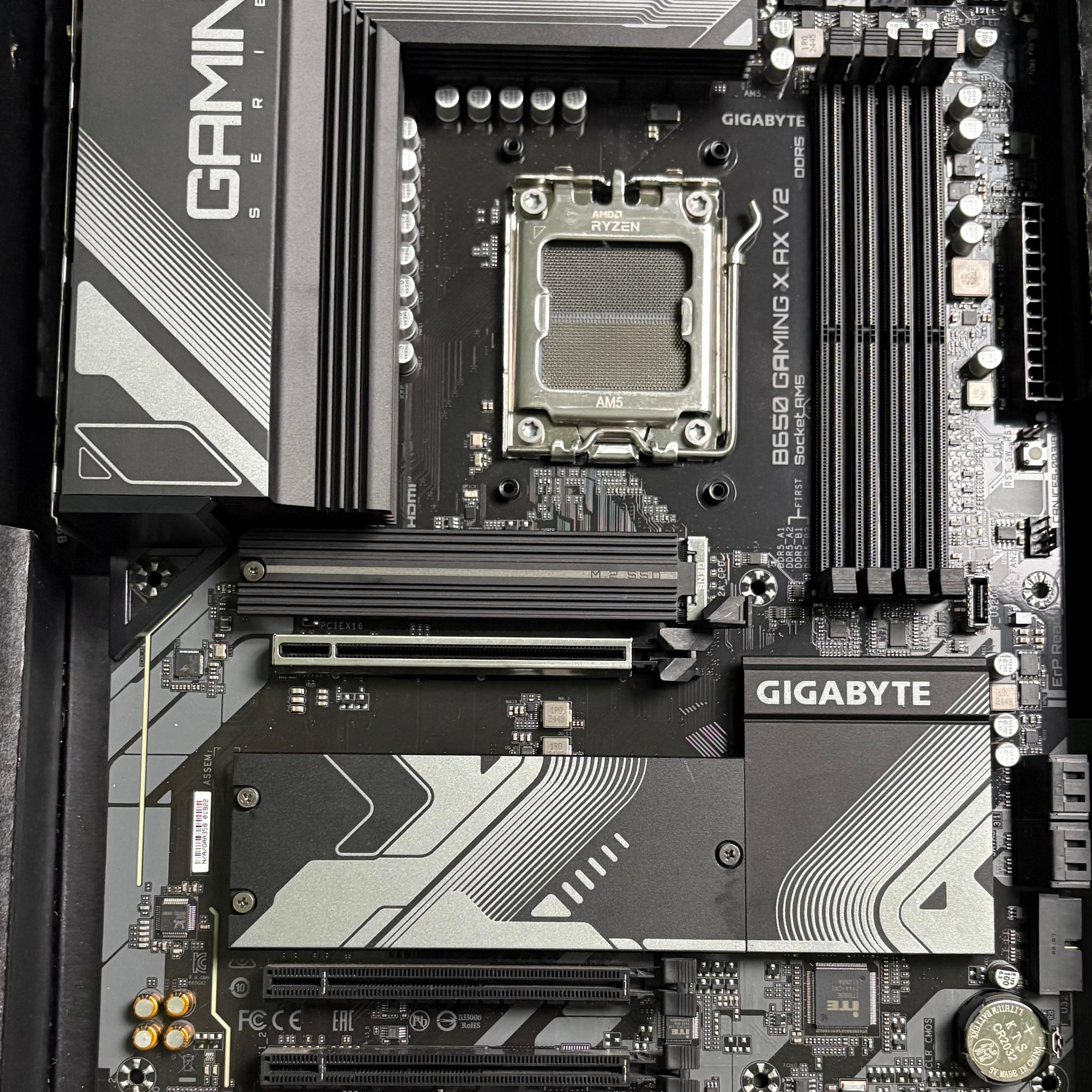 Gigabyte B650 GAMING AX V2