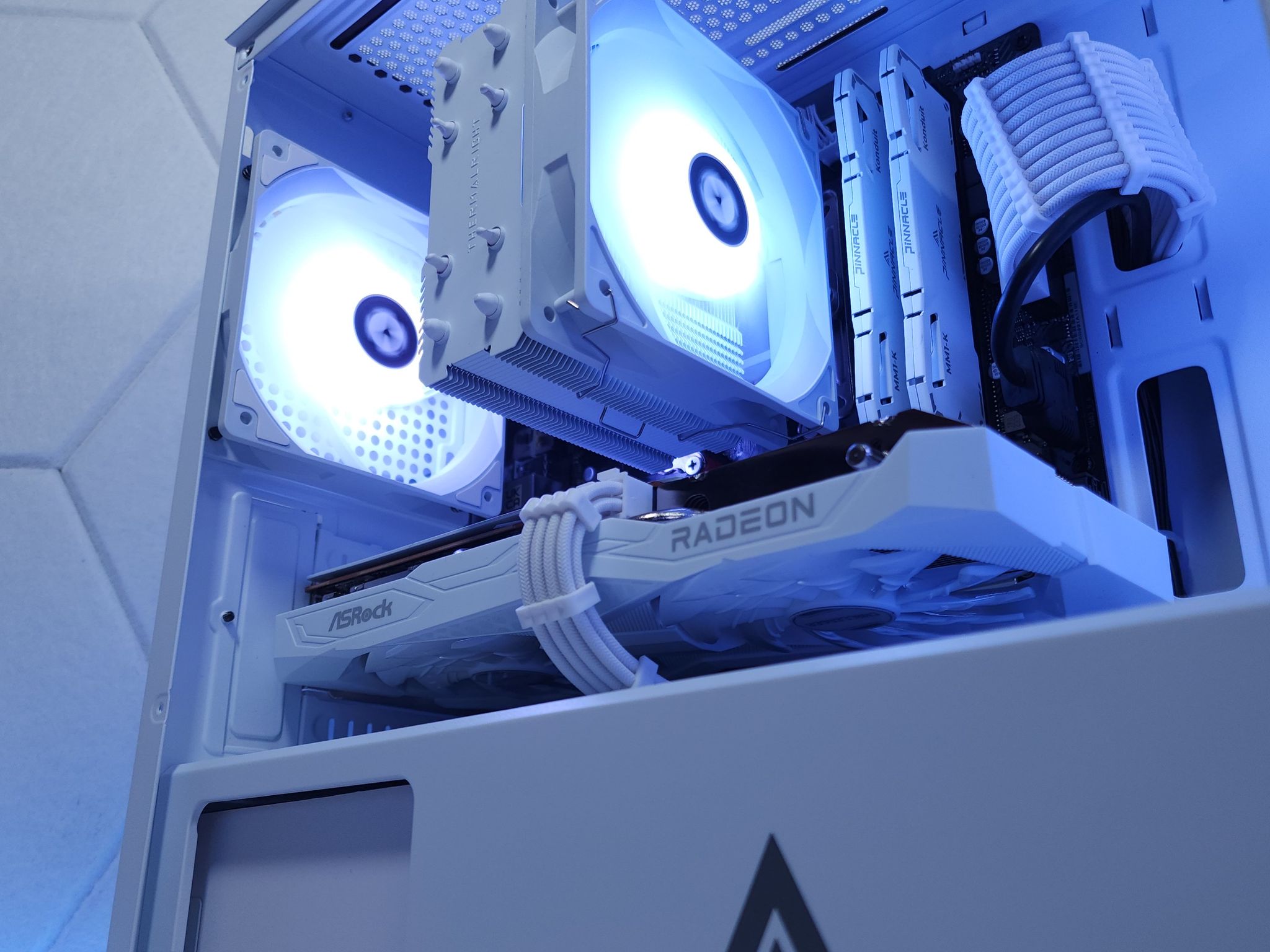 🤍White Custom Build To Order [ Ryzen 5 5500 | RX 6600 ]