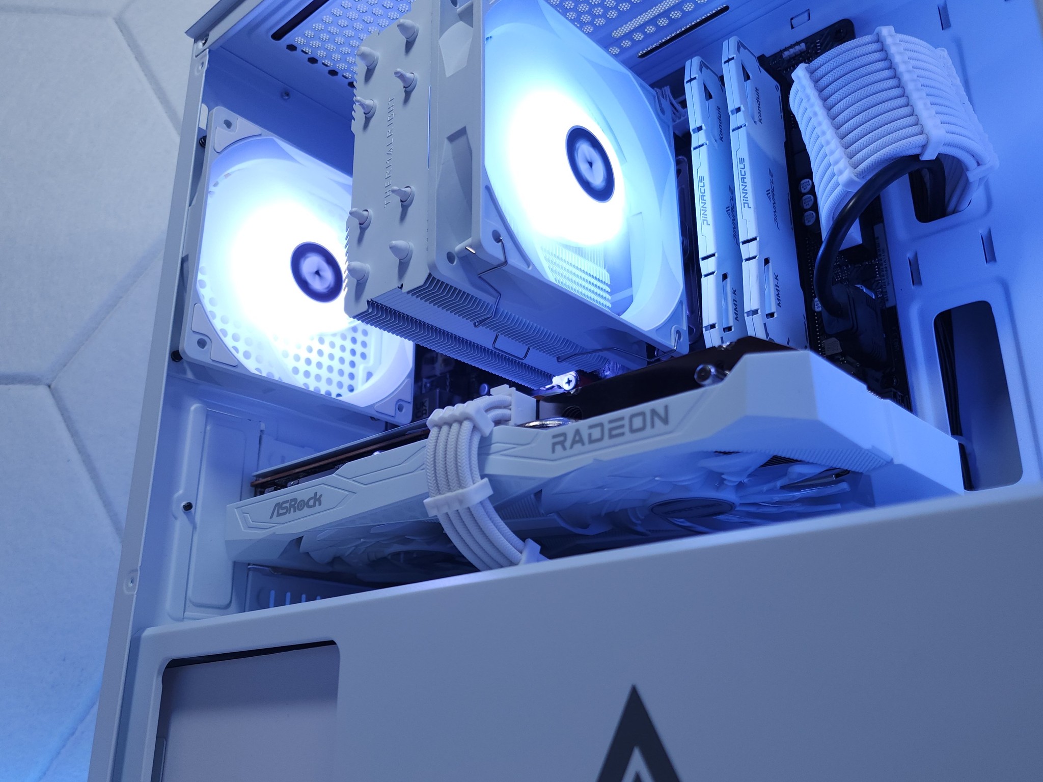 🤍White Custom Build To Order [ Ryzen 5 5500 | RX 6600 ]