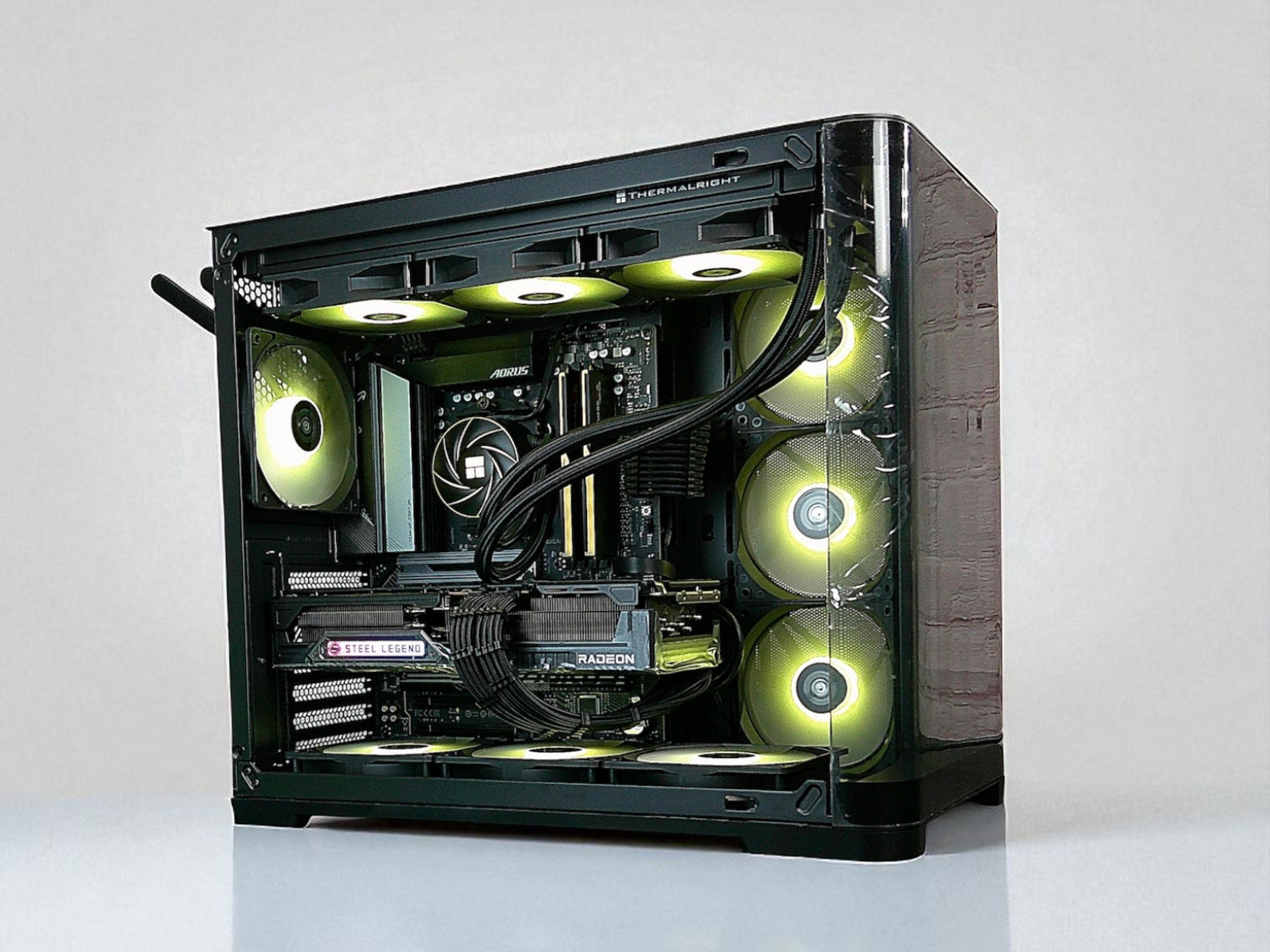 RX 9070 XT Ryzen 7 7700X 32GB DDR5 2TB M.2 Win 11 Pro Gaming PC