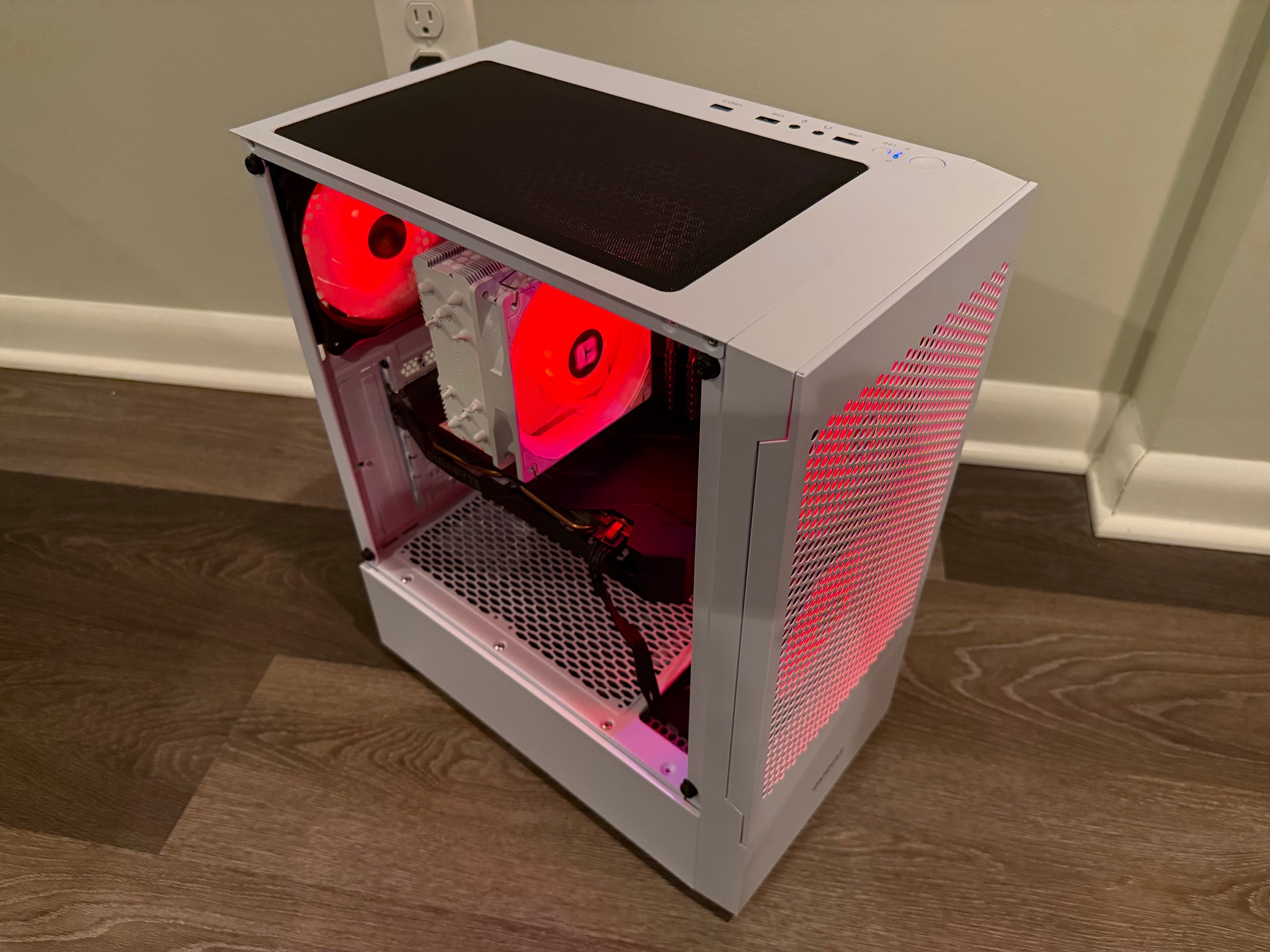 2060 Super, Ryzen 5 3600 Gaming PC 1080p Beast